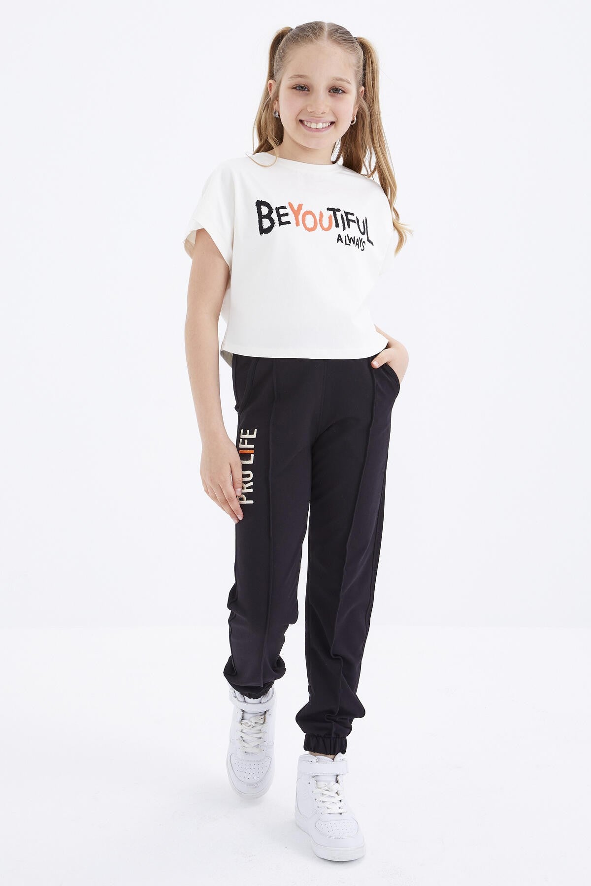 Black Embroidered Laced Standard Fit Elastic Cuff Girls' Tracksuit Bottom - 75050