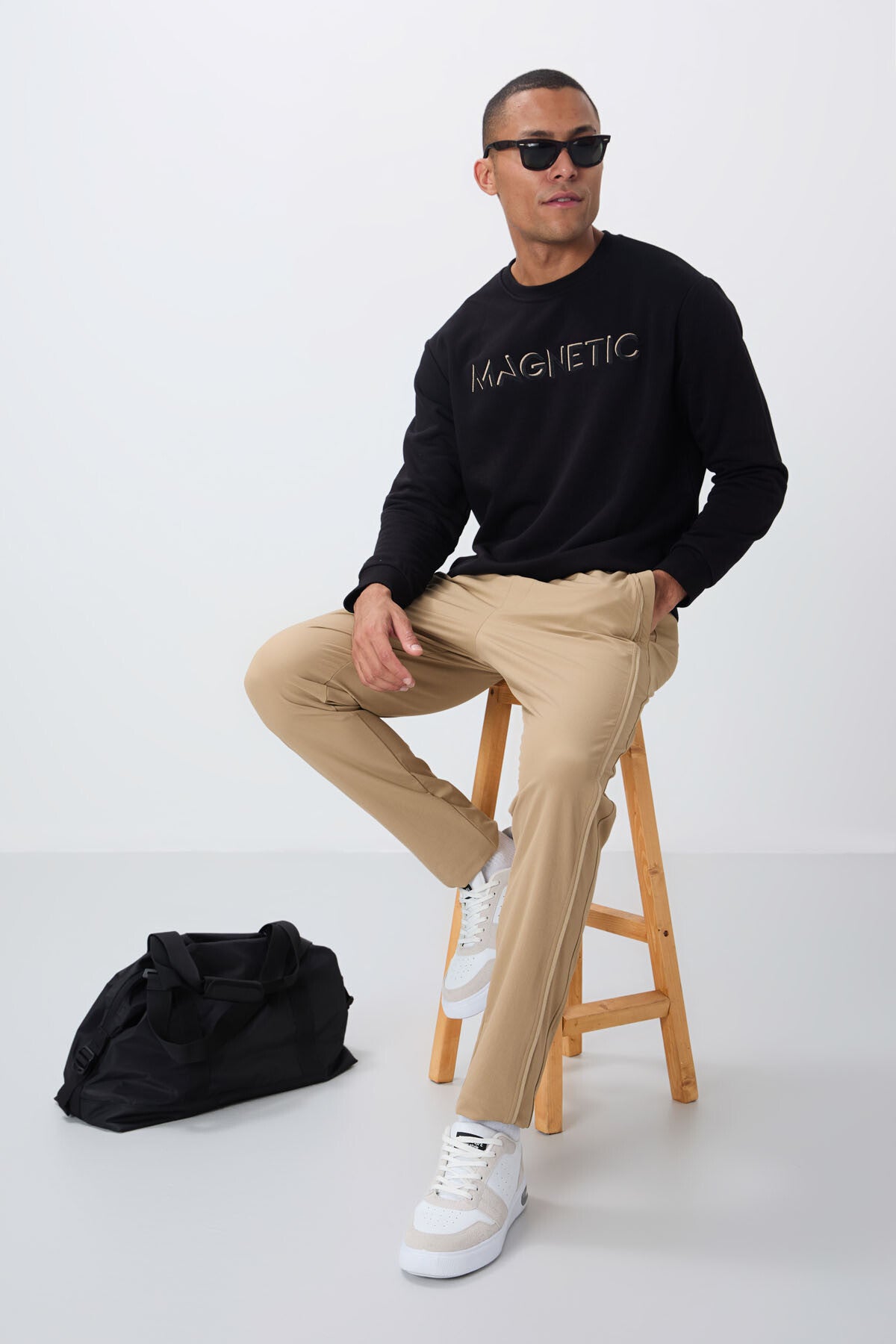 Black Embroidered Comfort Fit Polar Lined Men's Sweatshirt - 88020