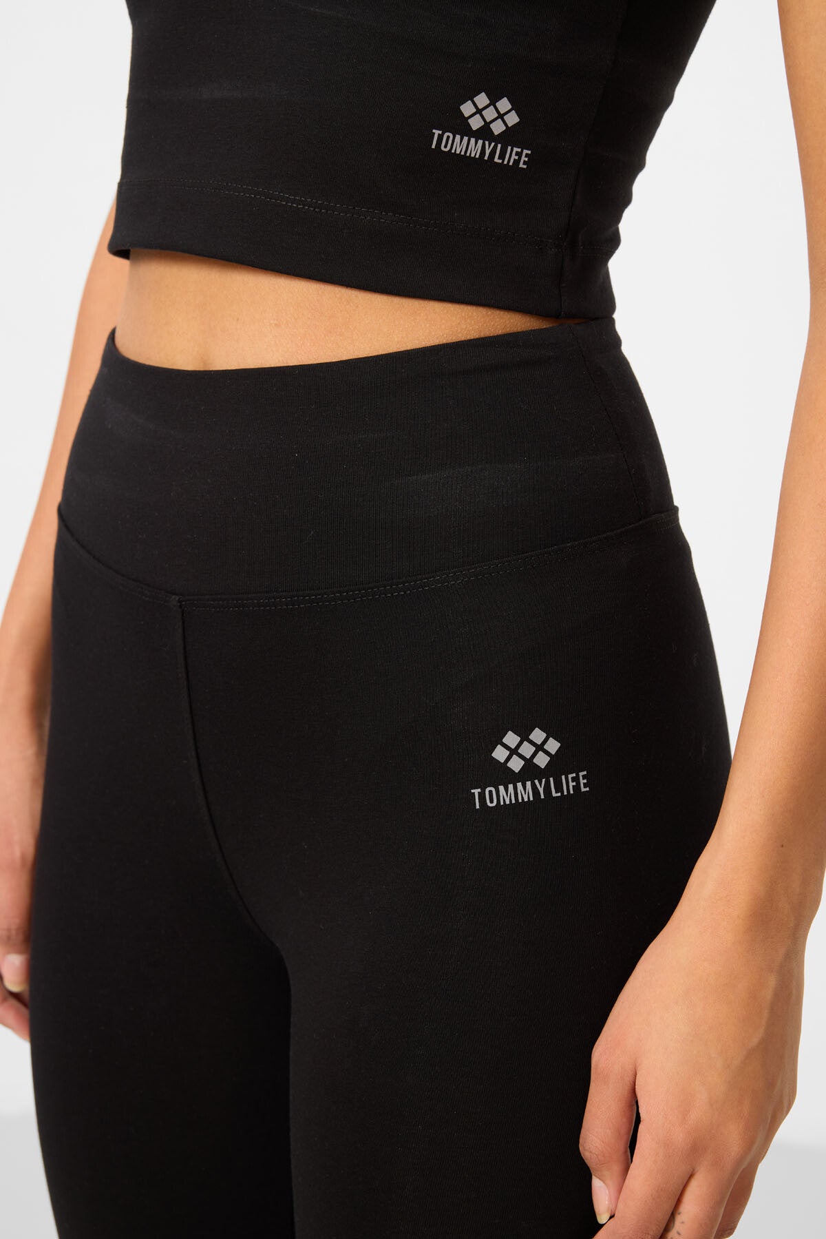 Black High Waist Capri-Crop Singlet Slim Fit Women's Tights Set - 95284