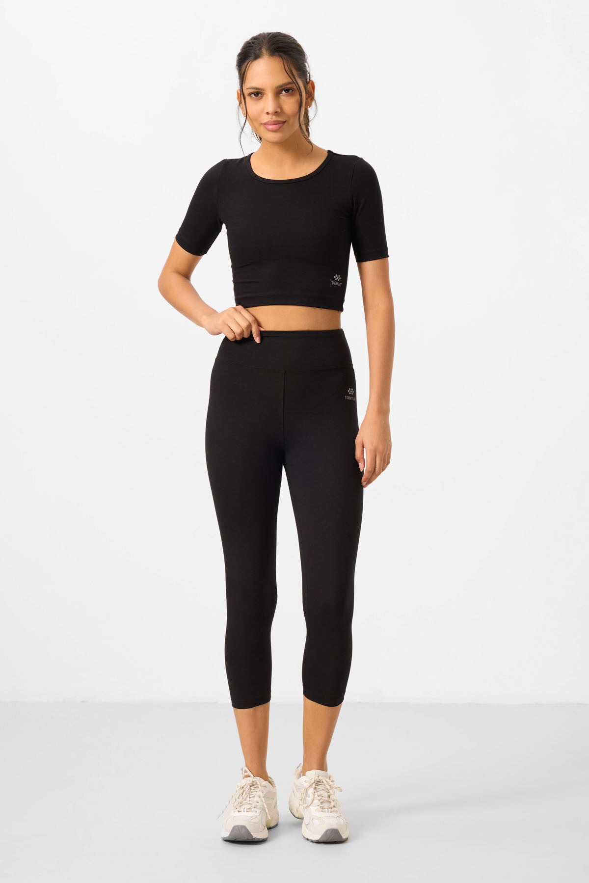 Black High Waist Capri-Crop T-Shirt Slim Fit Women's Tights Set - 95285