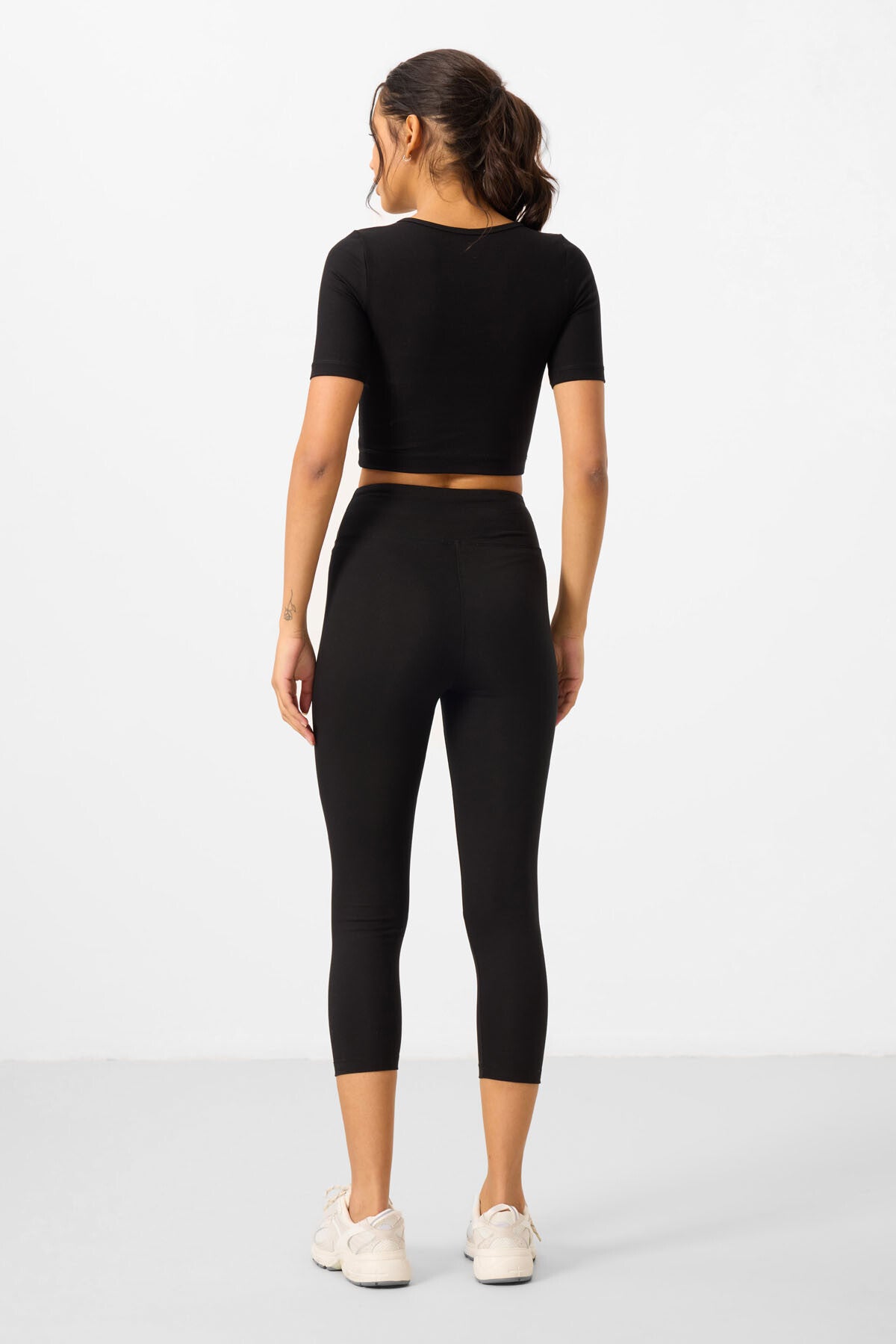 Black High Waist Capri-Crop T-Shirt Slim Fit Women's Tights Set - 95285