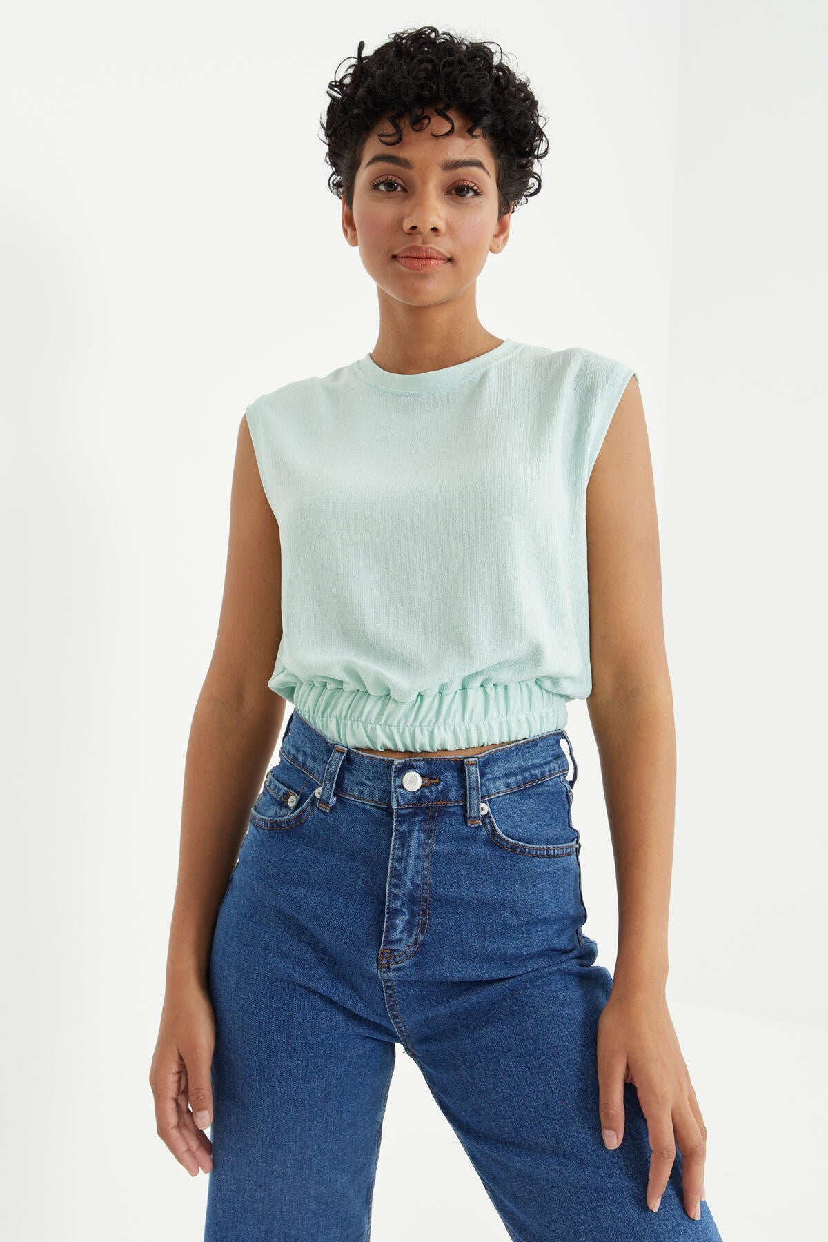 Light Green O Collar Sleeveless Stretch Crinkled Fabric Women's Crop Top T-Shirt - 97226