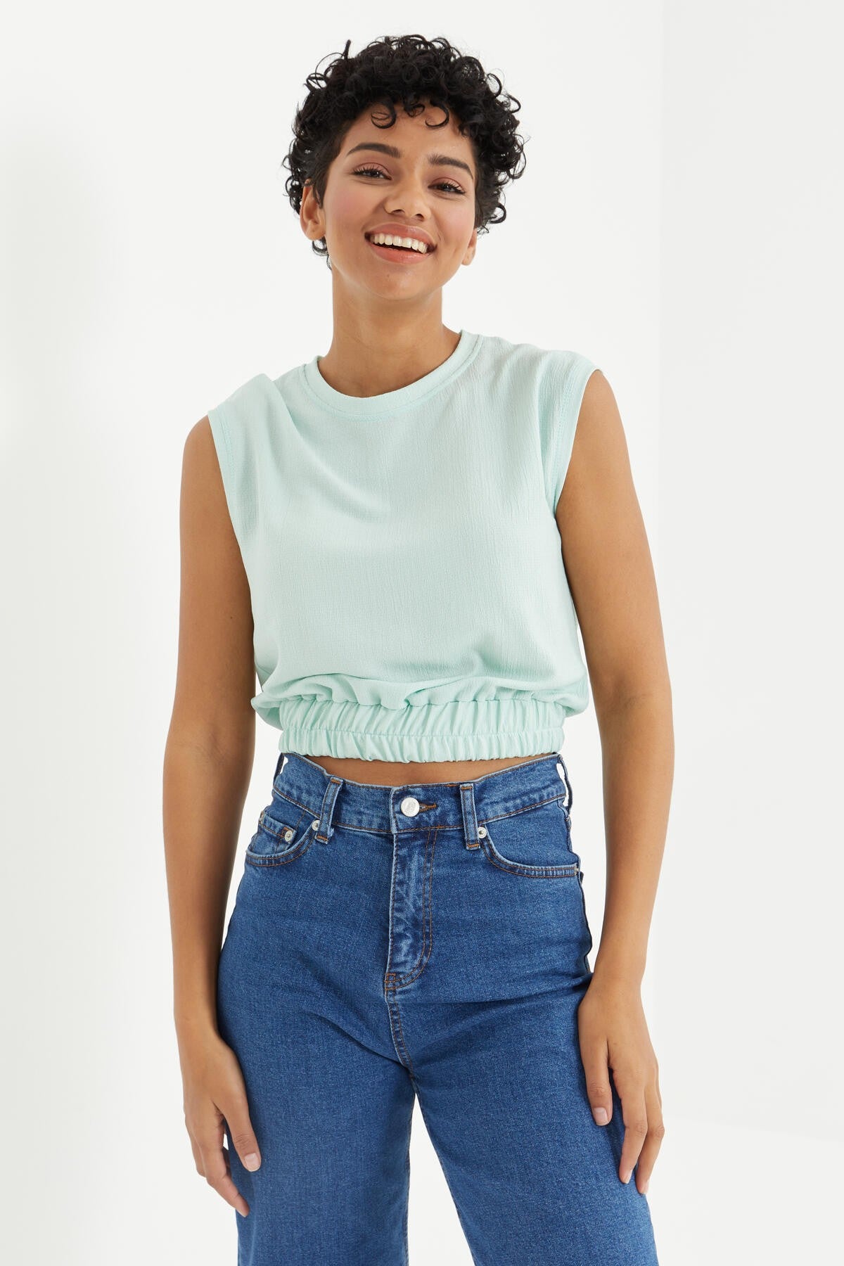 Light Green O Collar Sleeveless Stretch Crinkled Fabric Women's Crop Top T-Shirt - 97226