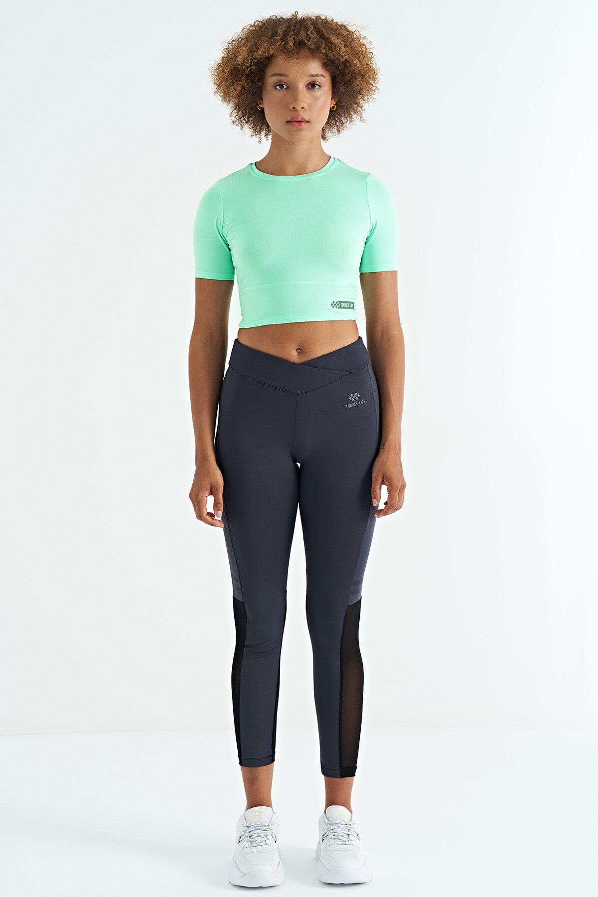 Backless Standard Fit O Collar Women's Crop T-Shirt - 97265