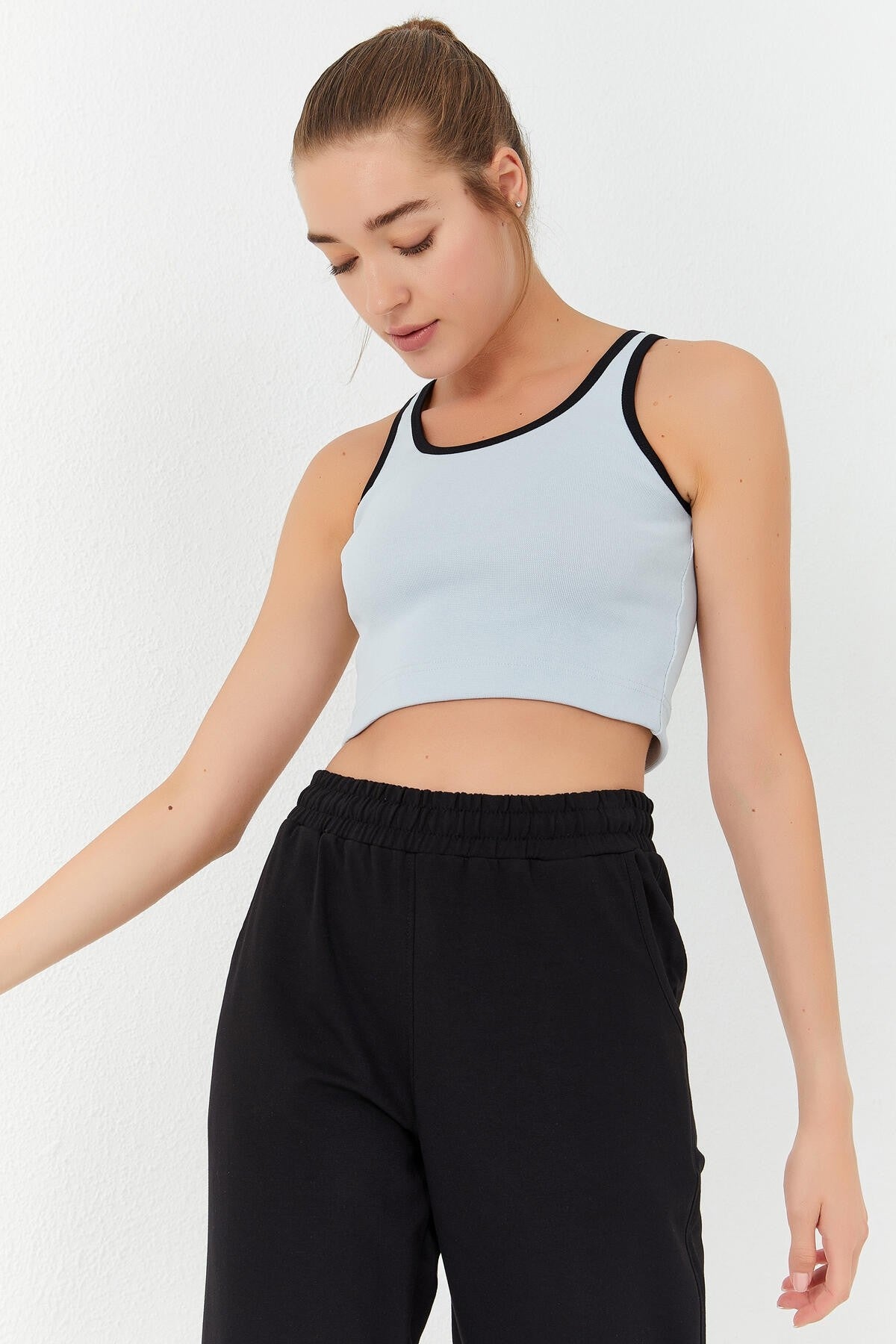 Stone Basic Zero Sleeve Narrow Fit U Collar Women's Crop Top Singlet - 97162