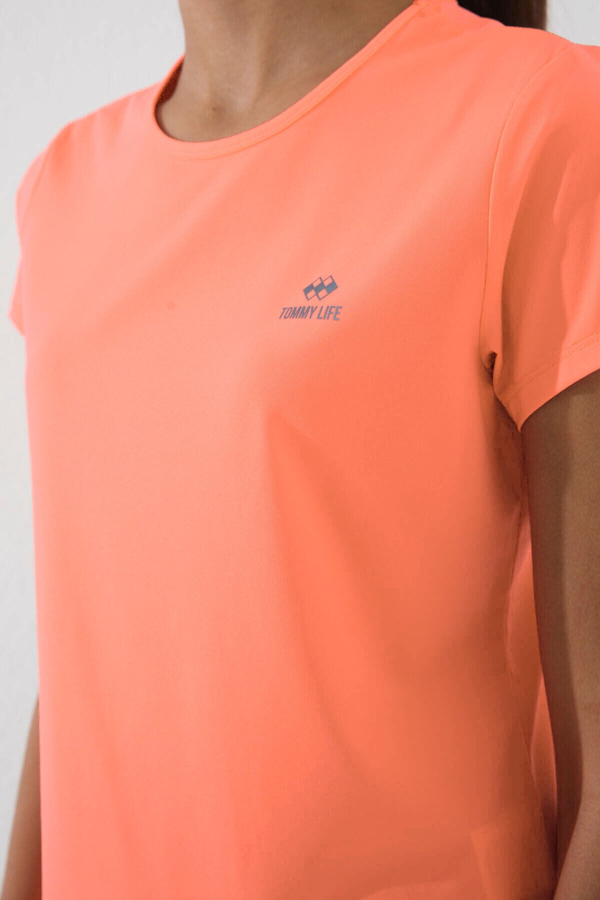 Basic Round Neck Short Sleeve Standard Fit Women's T-Shirt - 97144
