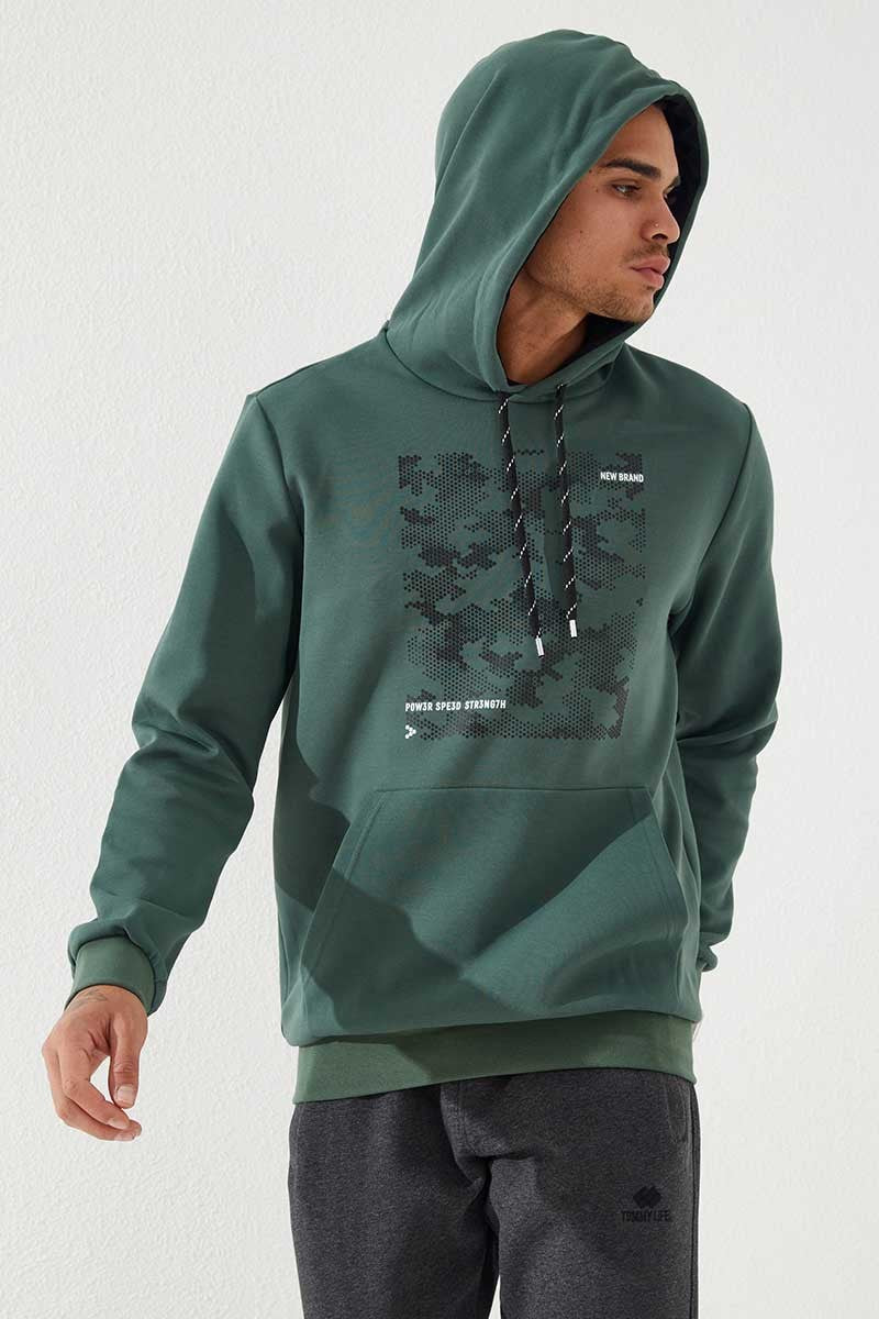 Green Camouflage Pattern Printed Standard Fit Men's Hooded Sweatshirt - 87884