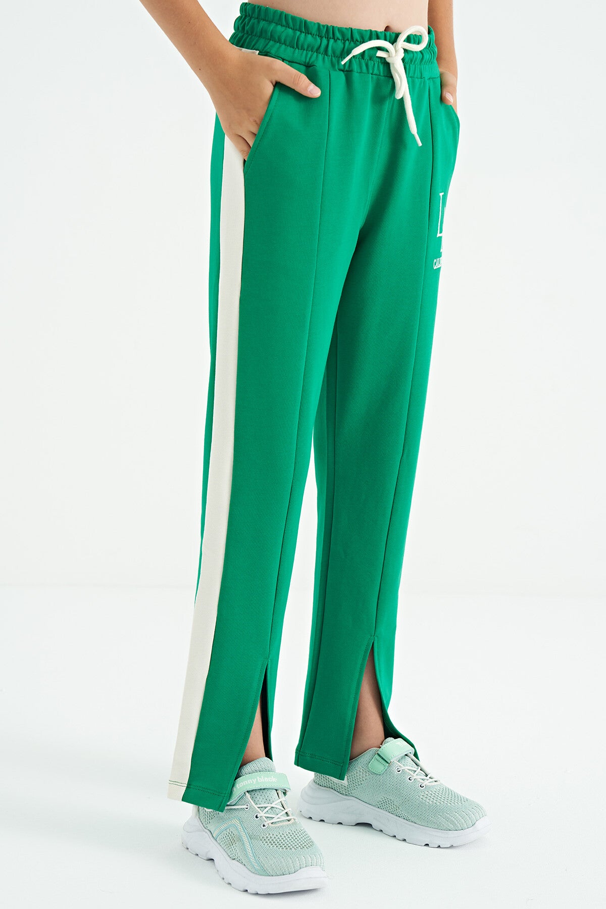 Green Writing Embroidered Detailed Laced Relax Fit Girls Tracksuit Bottom - 75121