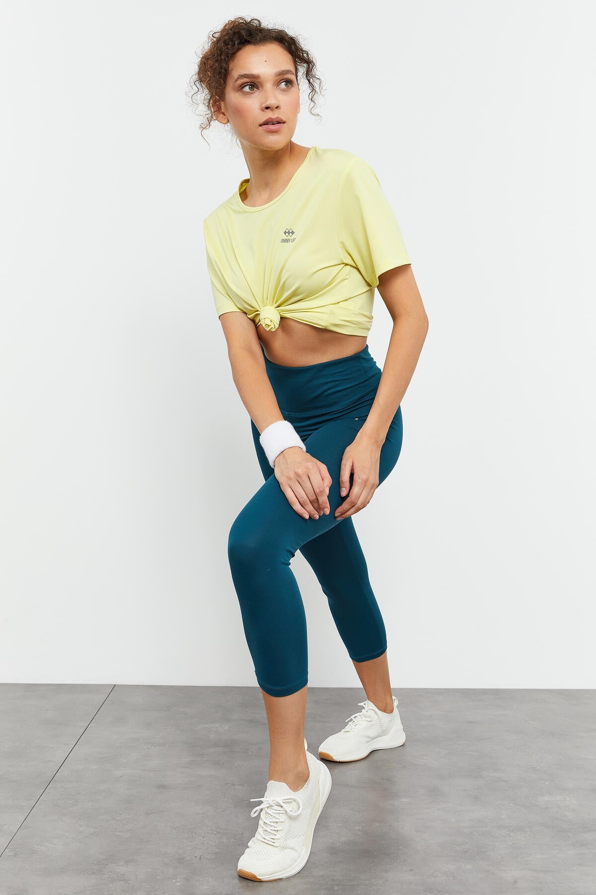 Emerald High Waist Slim Fit Tapered Leg Women's Capri Tights - 93097