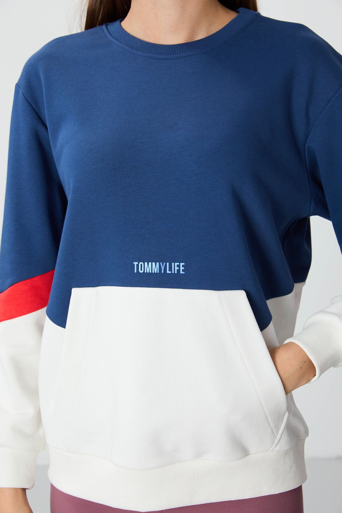 Parliament Compact Cotton Thick Smooth Textured O-Collar Oversize Fit Women's Sweatshirt - 97289