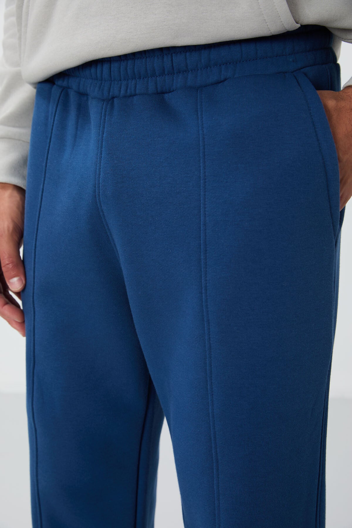 Parliament Cotton Thick Fleece-Lined Soft Textured Oversize Embroidered Men's Tracksuit Bottom -82146