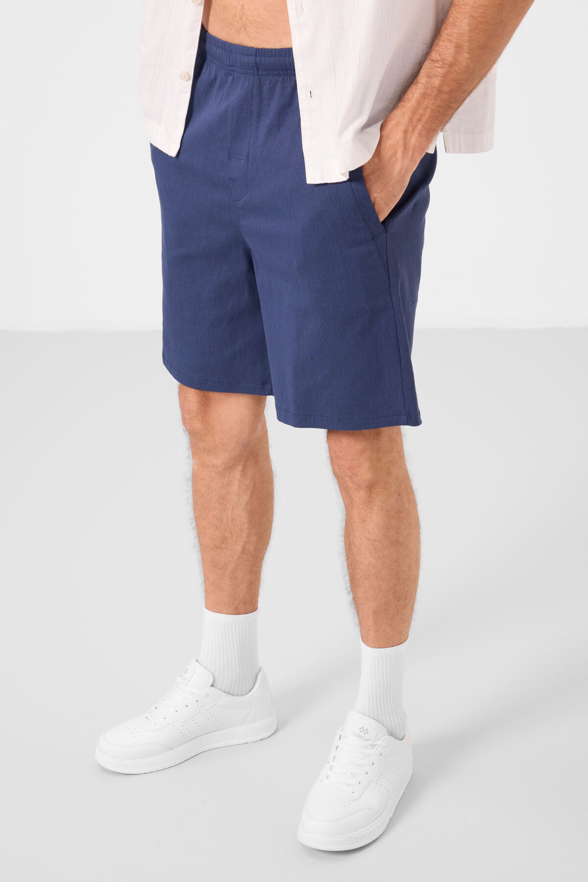 Standard Fit Weaving Lightweight Flexible Chino Men's Shorts - 81292