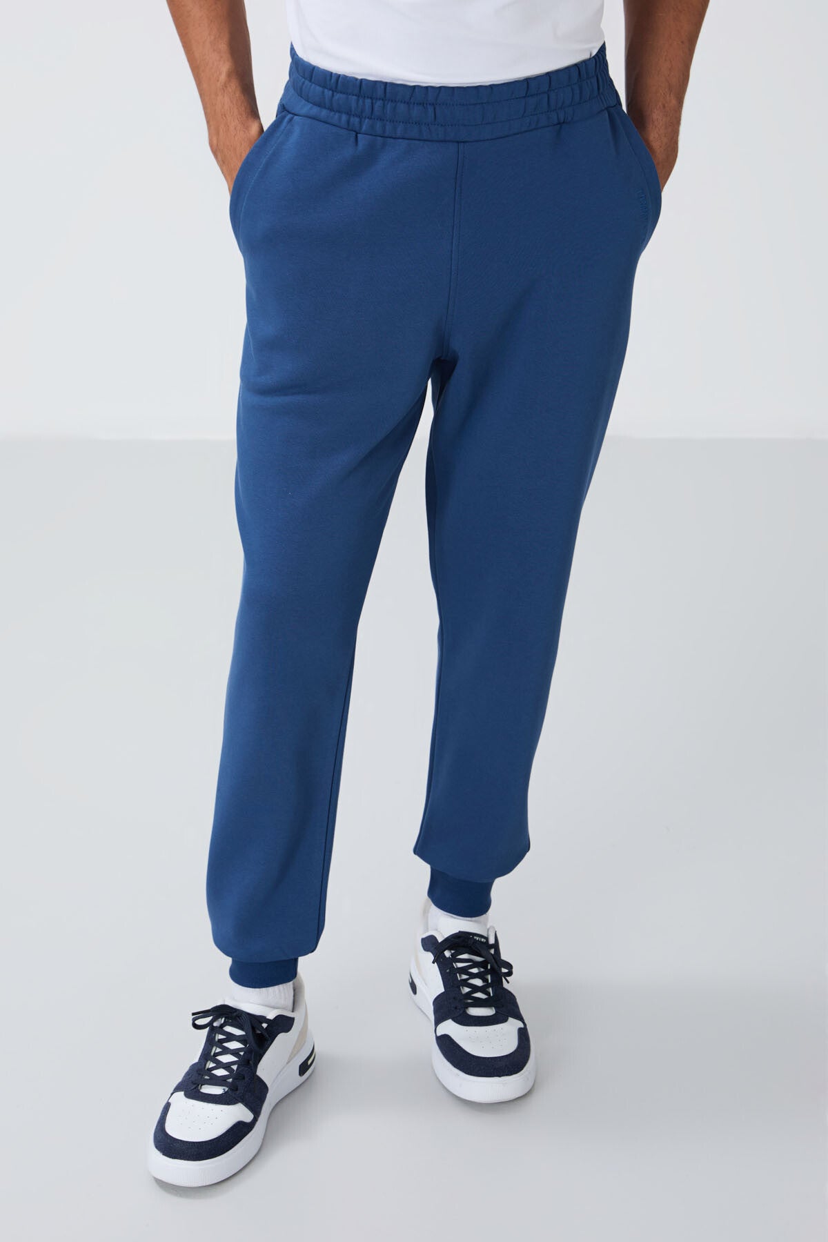 Parliament Compact Cotton Thick Smooth Textured Hooded Comfort Fit Men's Tracksuit Set - 85262