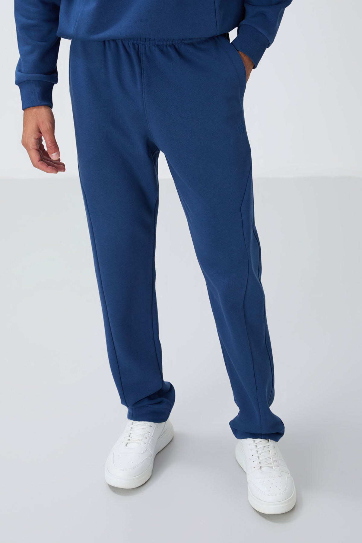 Parliament Compact Cotton Thick Smooth Textured O Collar Comfort Fit Men's Tracksuit Set -85263