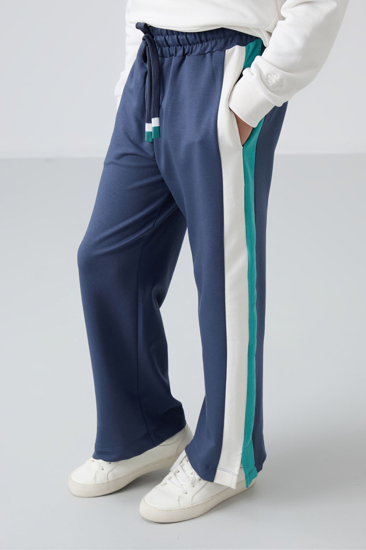 Petrol Detailed Pocket Wide Leg Girls' Tracksuit Bottom - 75141