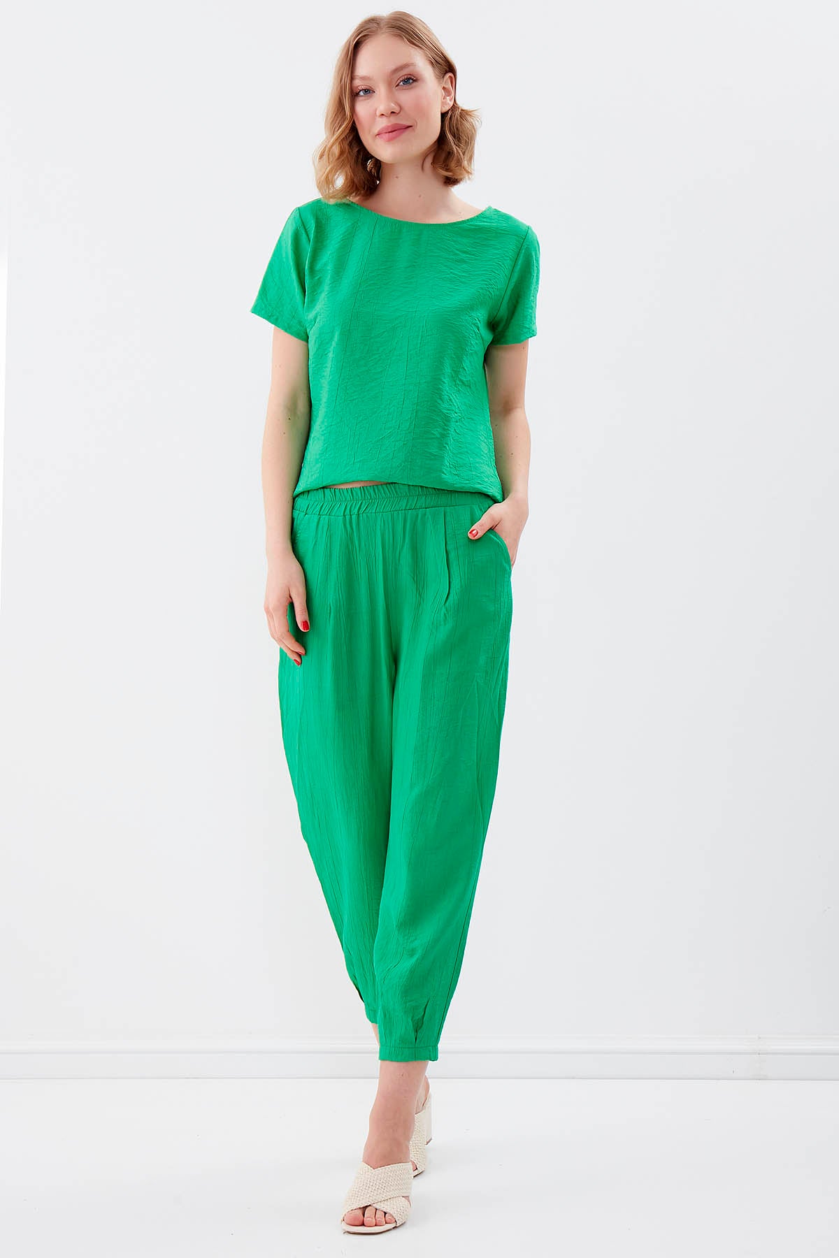 CROP TROUSERS