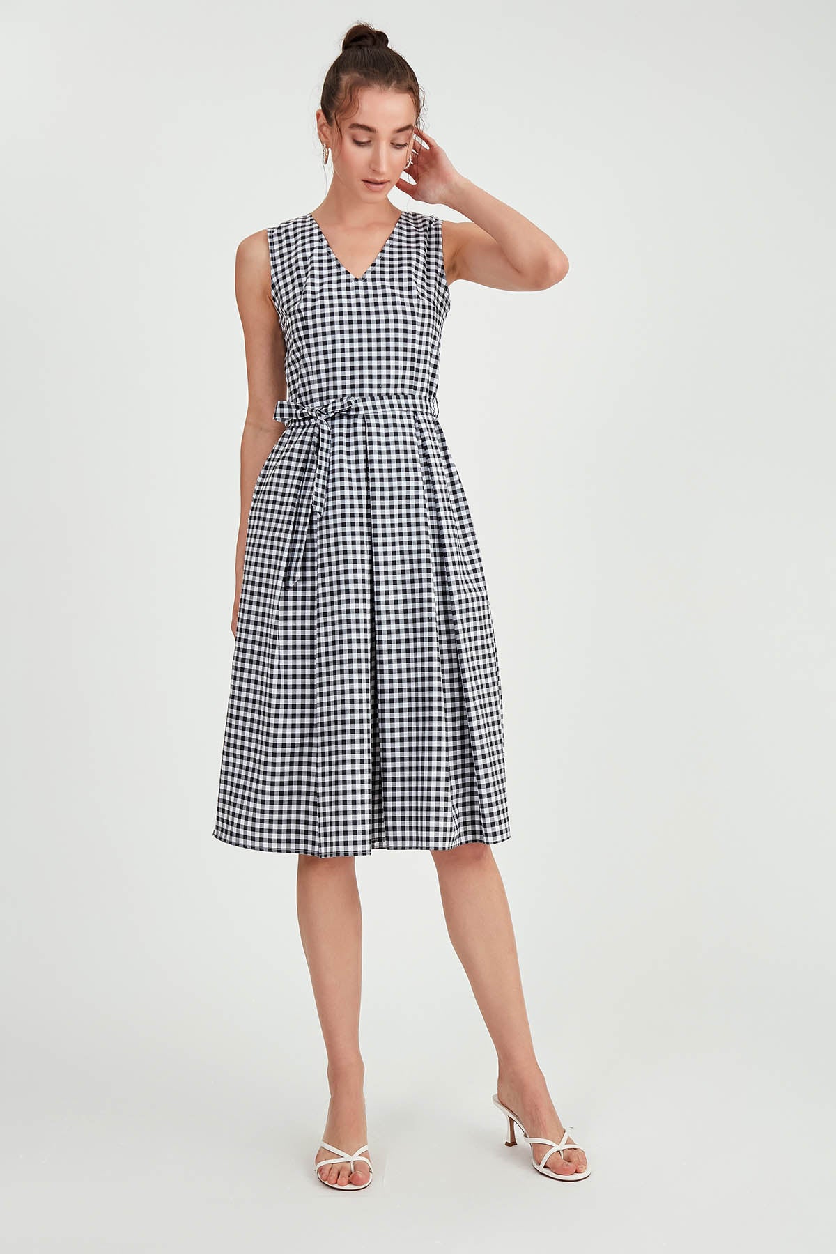 CHECKERED PATTERN BELT DRESS