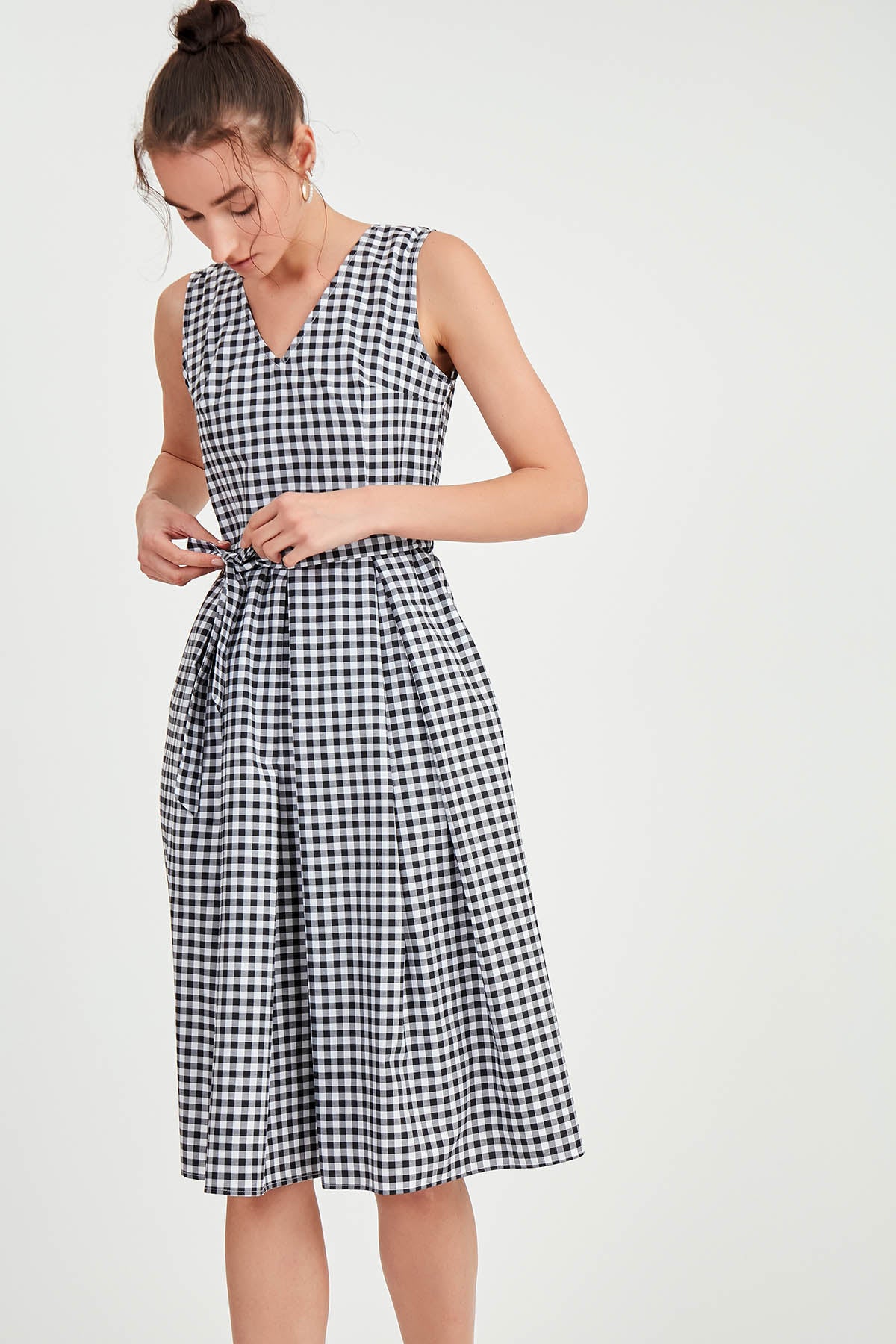 CHECKERED PATTERN BELT DRESS