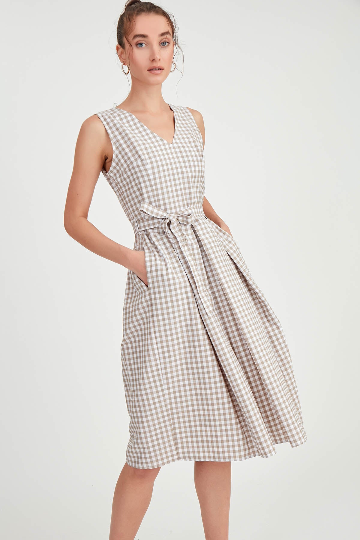 CHECKERED PATTERN BELT DRESS