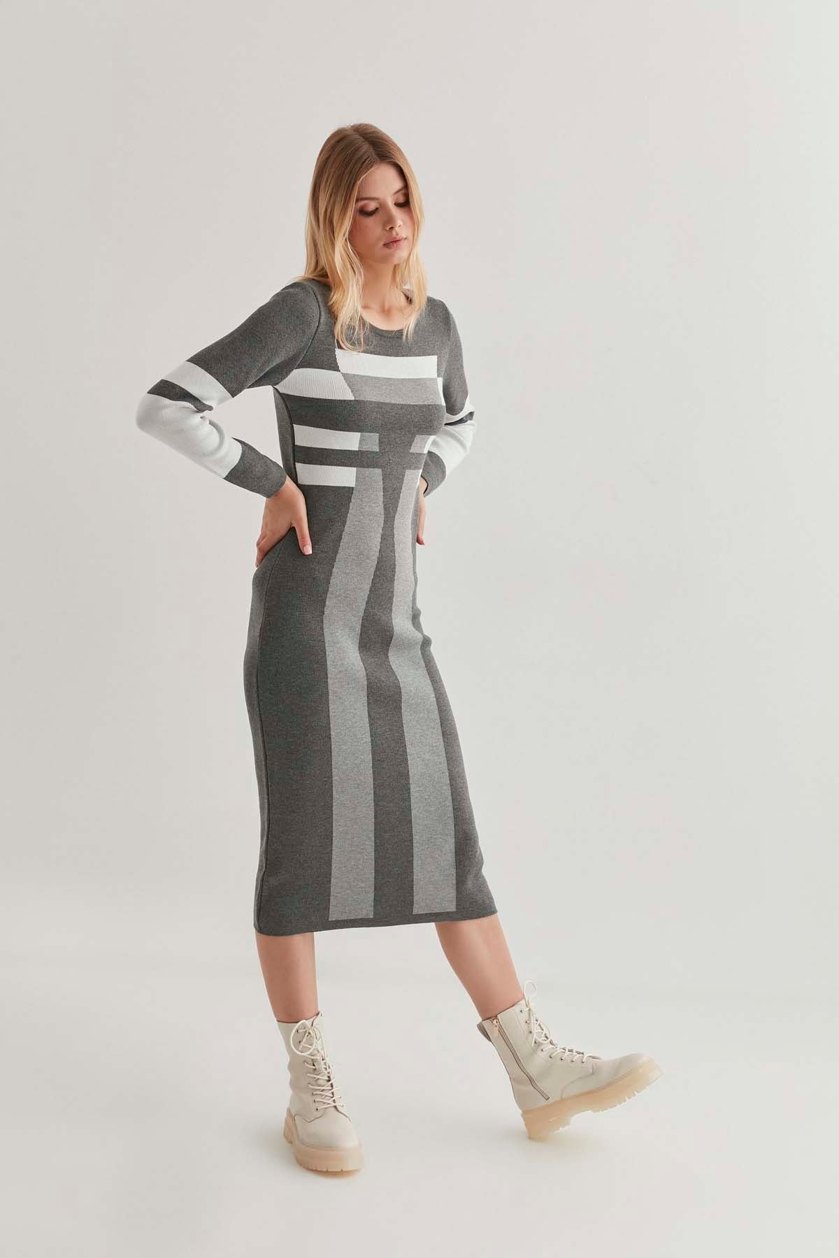 COLOR LONG KNITTED DRESS