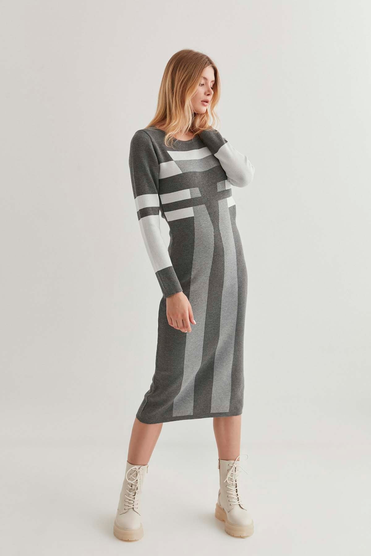 COLOR LONG KNITTED DRESS