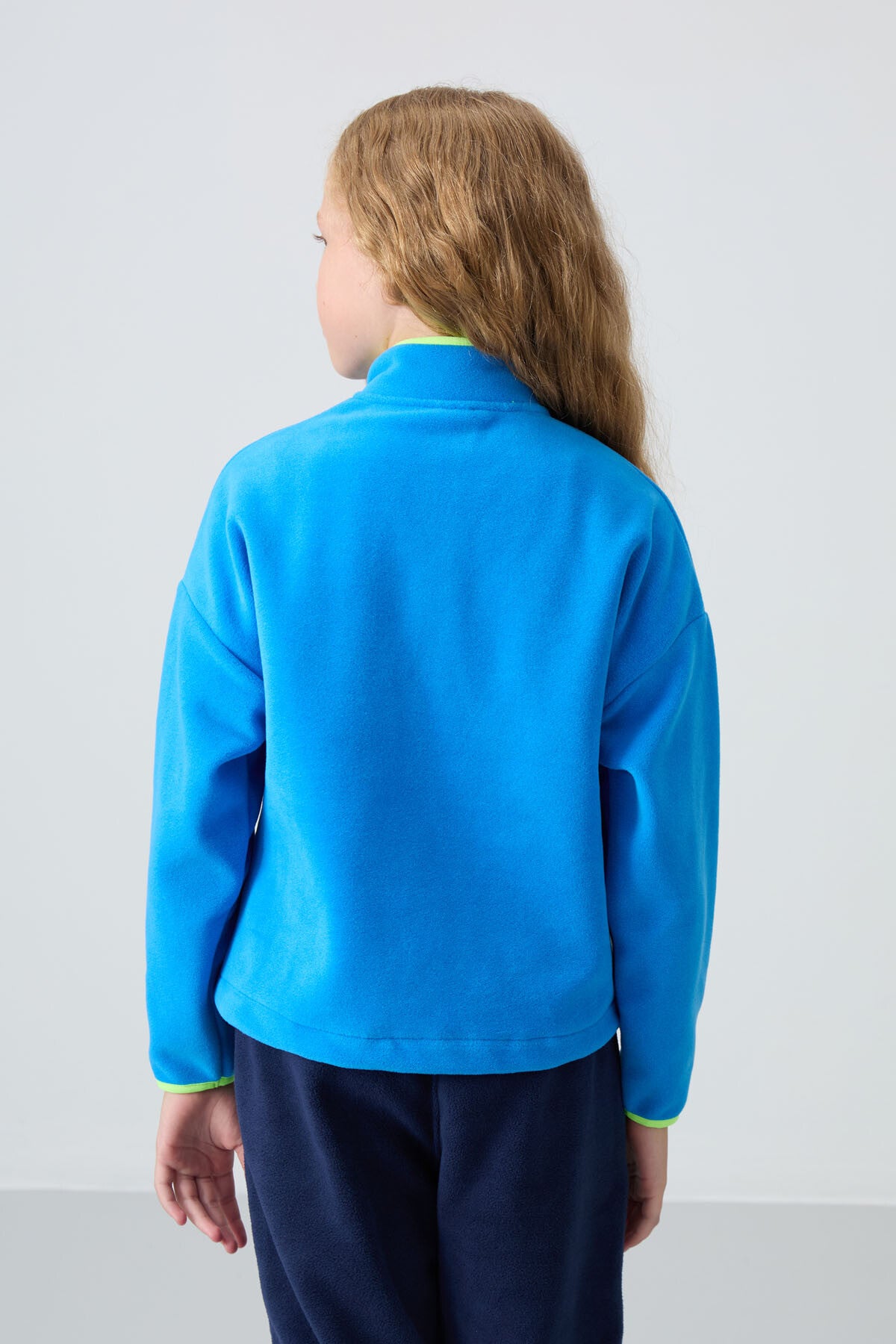 Thick Soft Textured Standard Fit Embroidered Fleece Girls' Sweatshirt - 75151