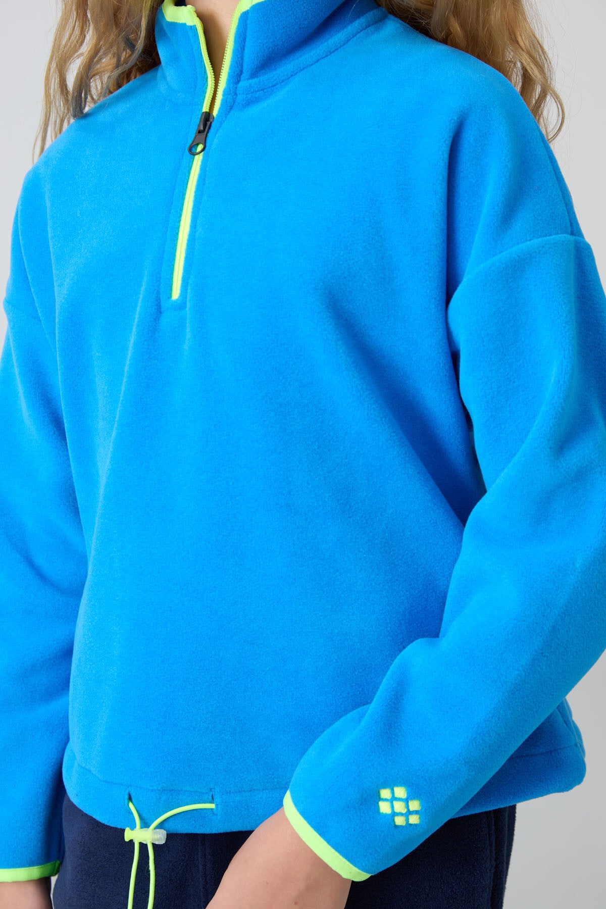Thick Soft Textured Standard Fit Embroidered Fleece Girls' Sweatshirt - 75151