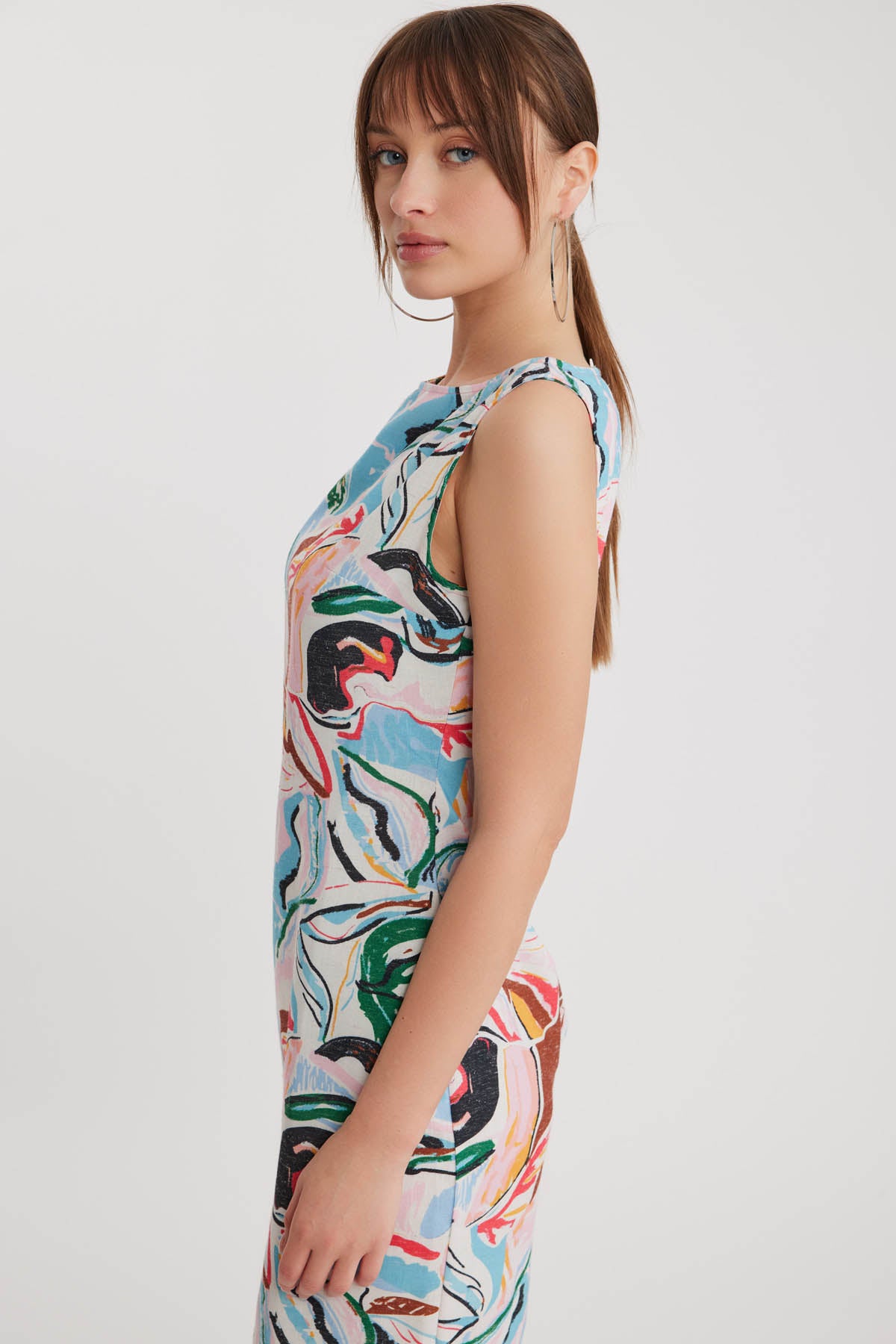 SLEEVELESS COLOR DRESS