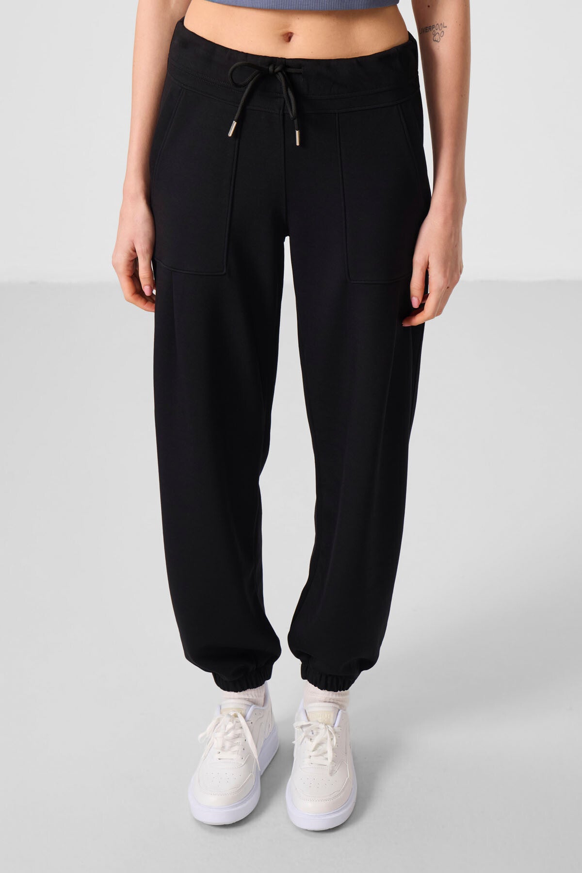 Black Soft Textured Pocket Detailed Comfort Fit Women's Trousers - 94672