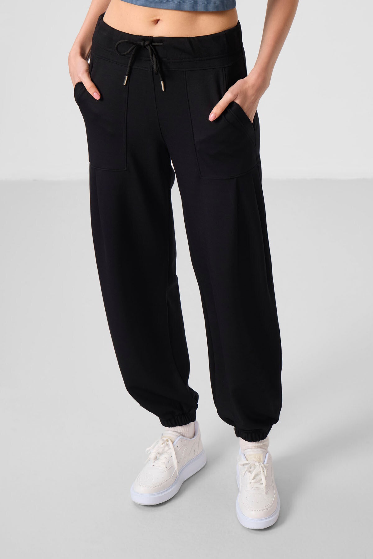 Black Soft Textured Pocket Detailed Comfort Fit Women's Trousers - 94672
