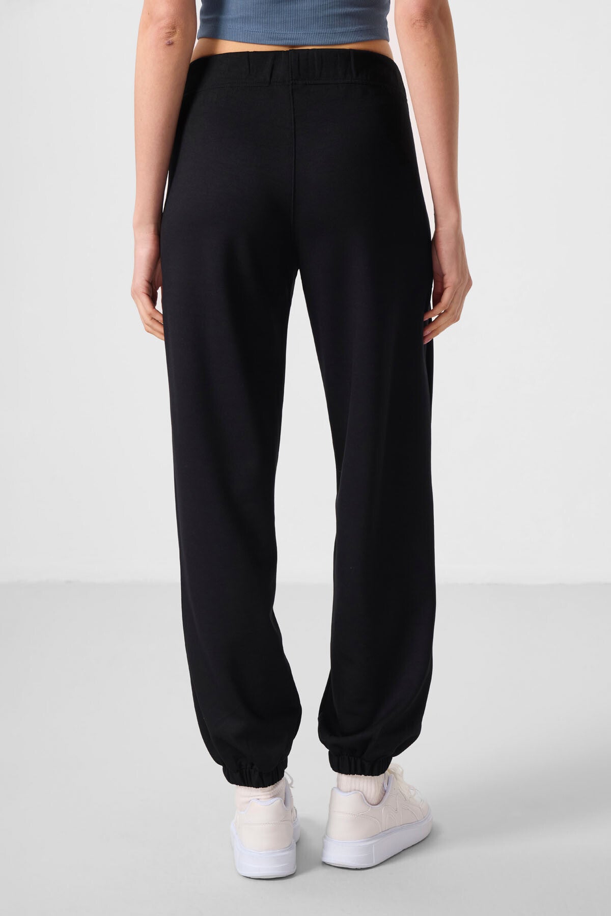 Black Soft Textured Pocket Detailed Comfort Fit Women's Trousers - 94672