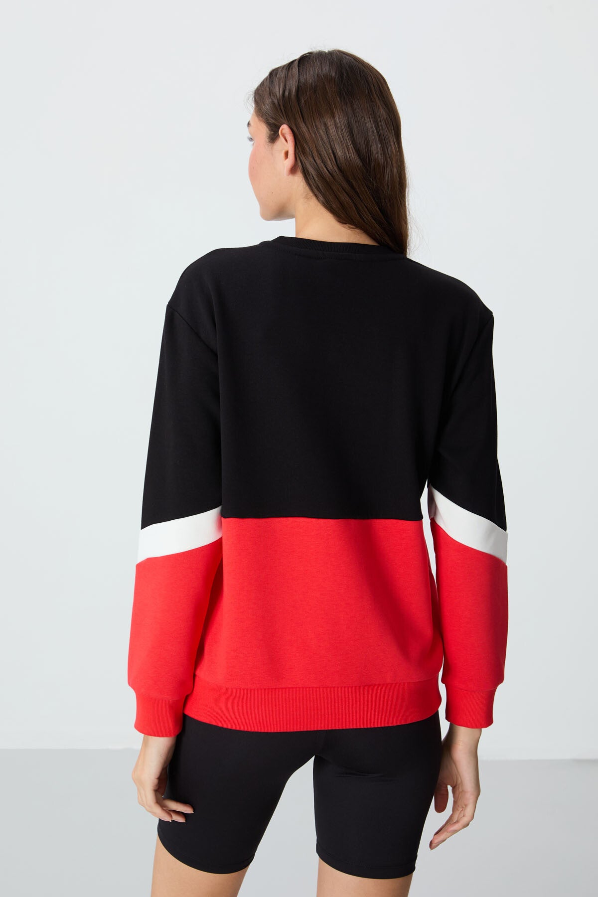 Black Compact Cotton Thick Smooth Textured O Collar Oversize Fit Women's Sweatshirt - 97289