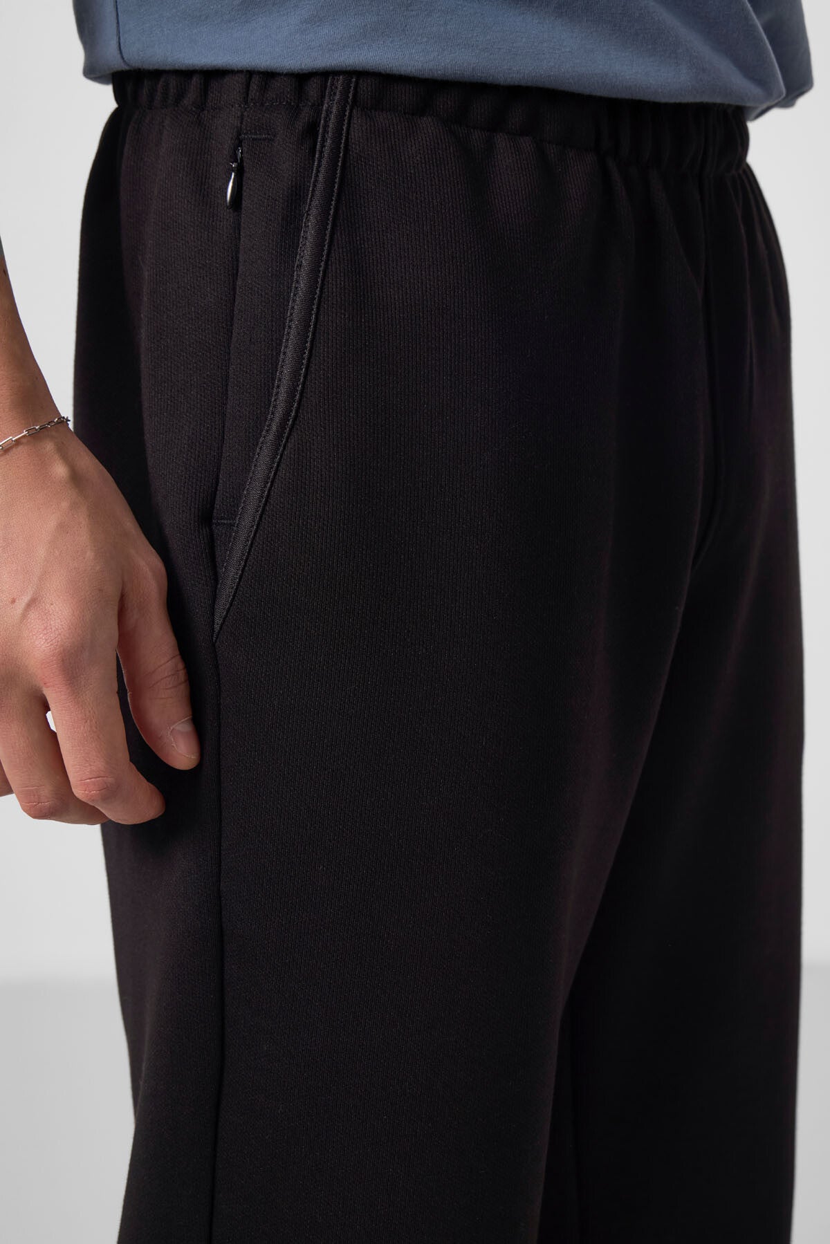 Black Textured Surface Comfort Fit Palazzo Men's Trousers - 82164