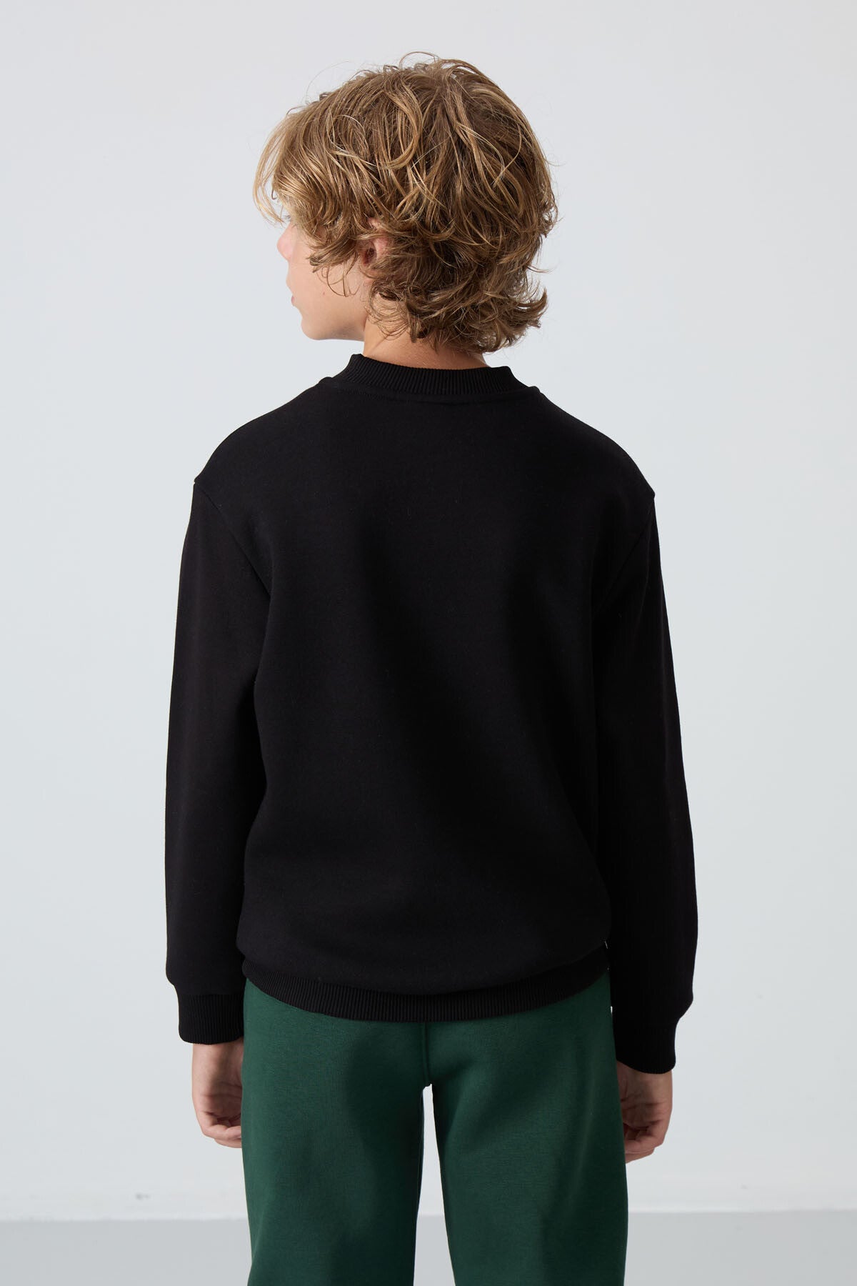 Black Cotton Thick Fleece-Lined Soft Textured Standard Fit Embroidered Boys' Sweatshirt - 11232