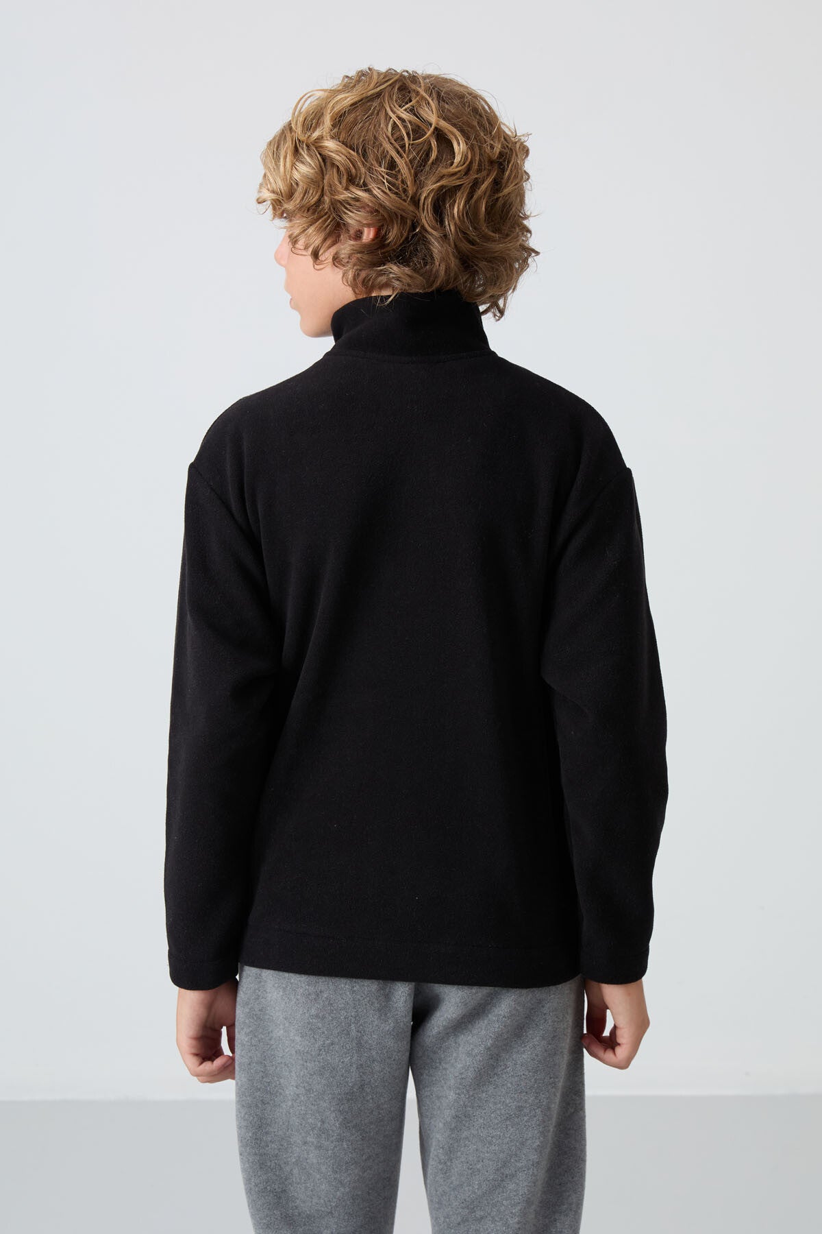 Black Thick Soft Textured Standard Fit Embroidered Fleece Boys' Sweatshirt - 11221