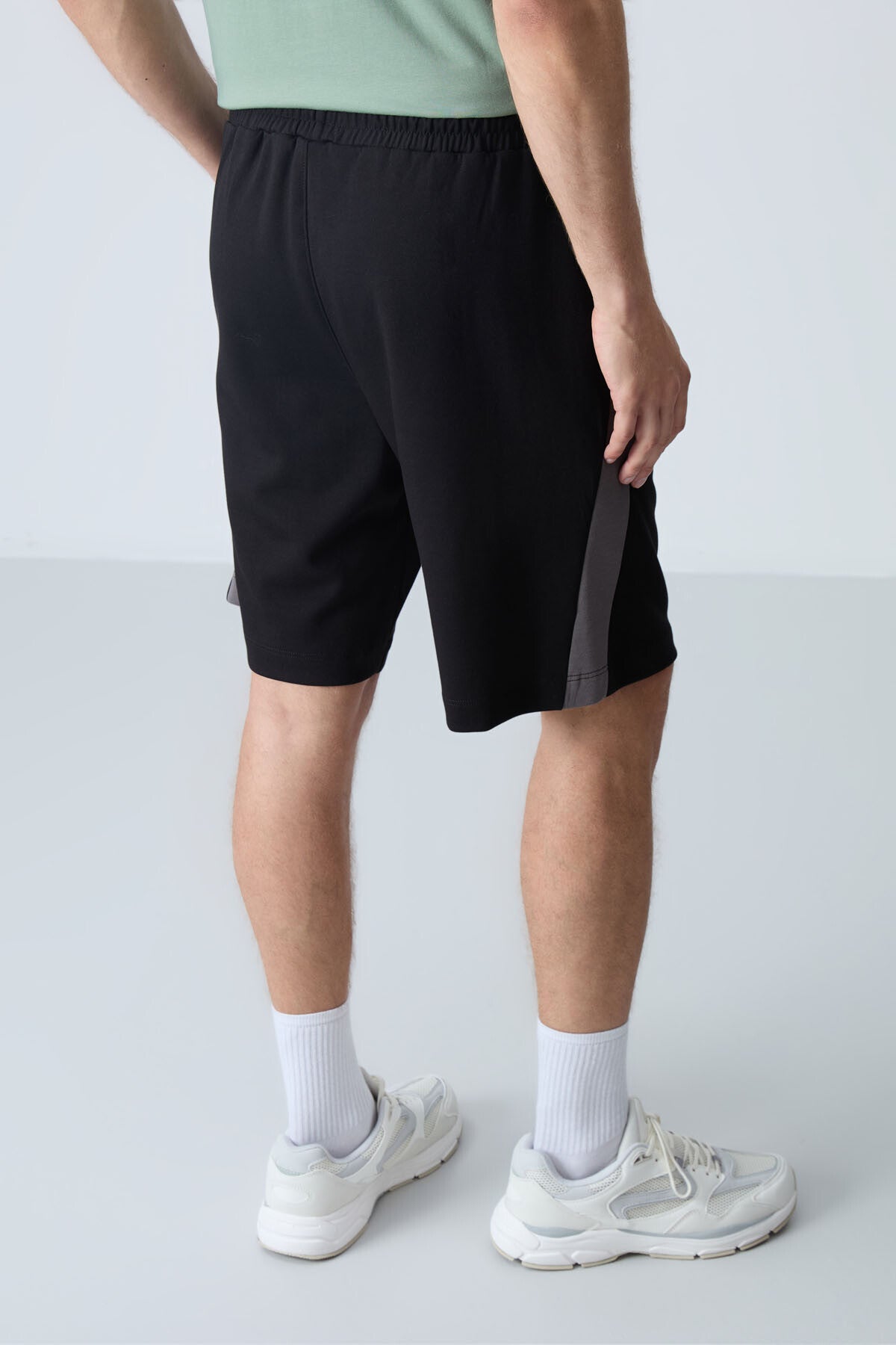 Black Cotton Thick Soft Textured Standard Fit Basic Men's Shorts - 81280