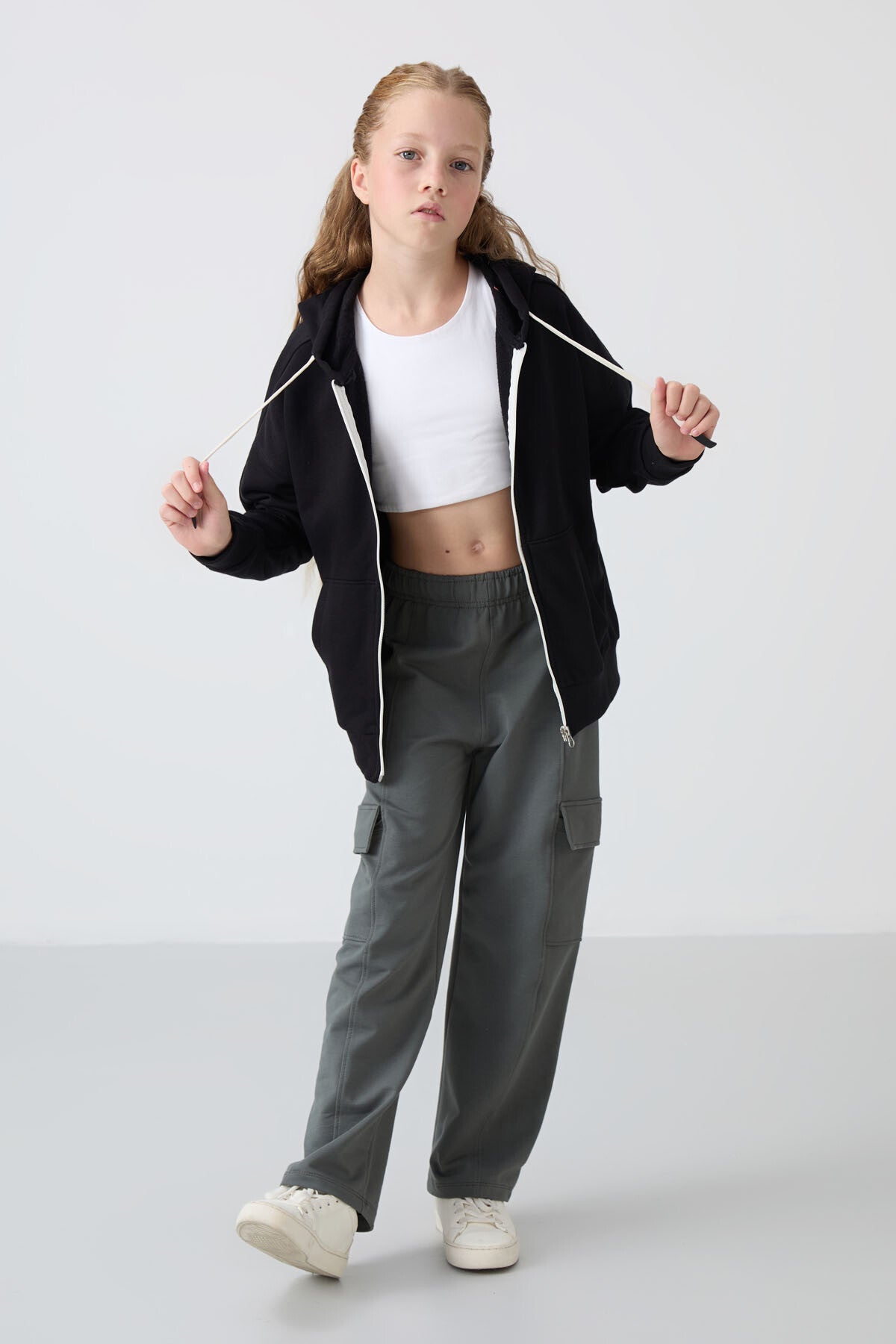 Black Cotton Fleece-Lined Soft Textured Standard Fit Embroidered Girls' Sweatshirt - 75149