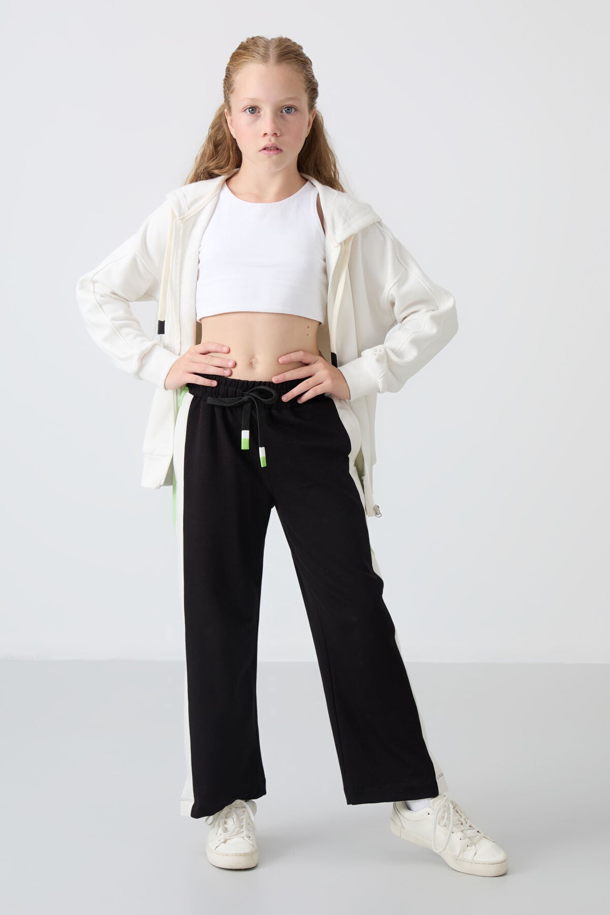 Black Slit Detailed Pocket Wide Leg Girls' Tracksuit Bottom - 75141