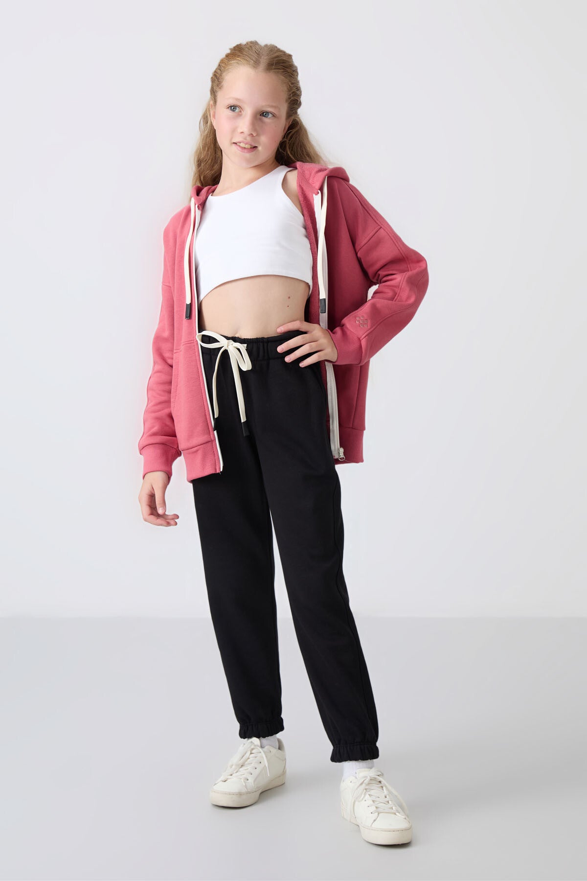 Black Cotton Lined Fleece Soft Textured Standard Fit Embroidered Girls' Tracksuit Bottom - 75158