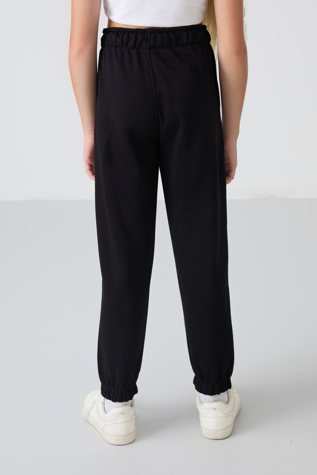 Black Cotton Lined Fleece Soft Textured Standard Fit Embroidered Girls' Tracksuit Bottom - 75158