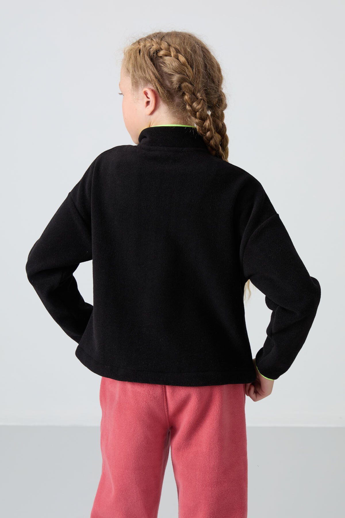 Black Thick Soft Textured Standard Fit Embroidered Fleece Girls' Sweatshirt - 75151