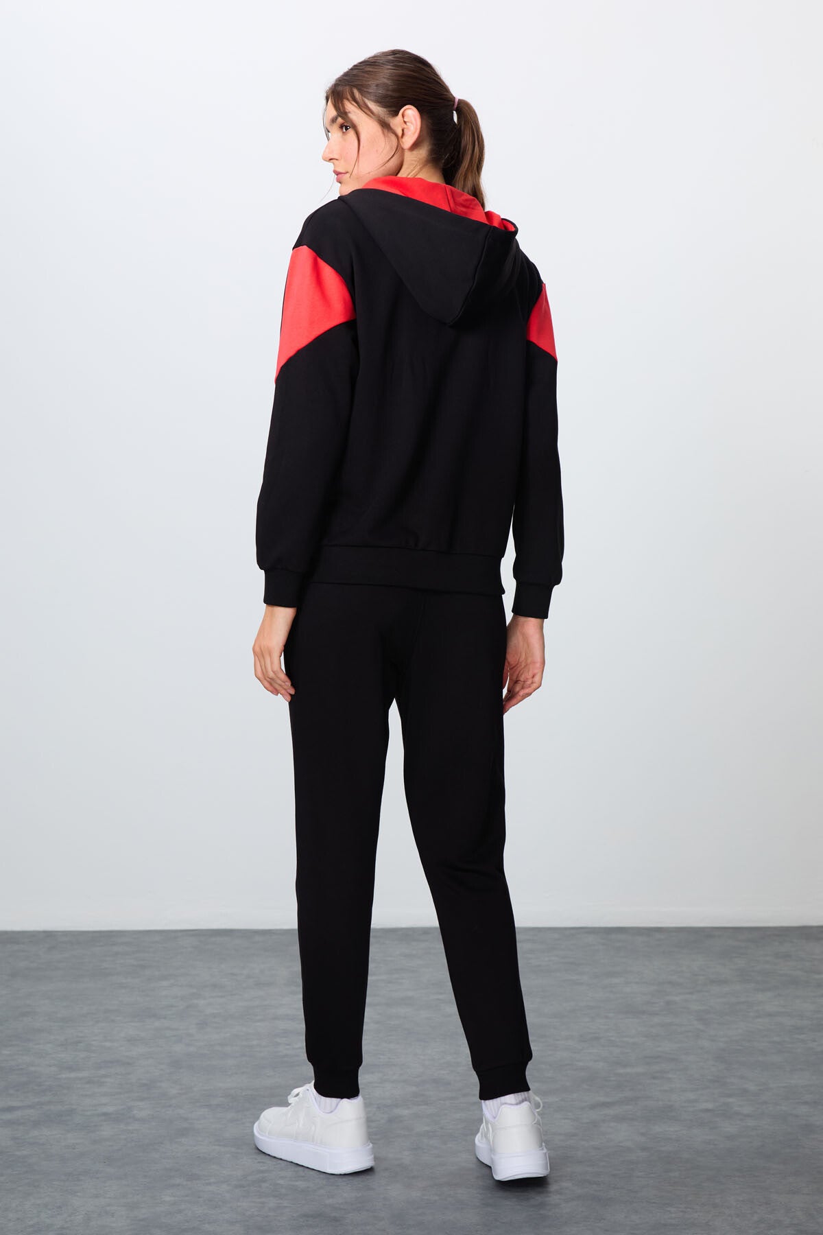Black Compact Cotton Thick Smooth Textured Hooded Oversize Fit Women's Tracksuit Set - 95343