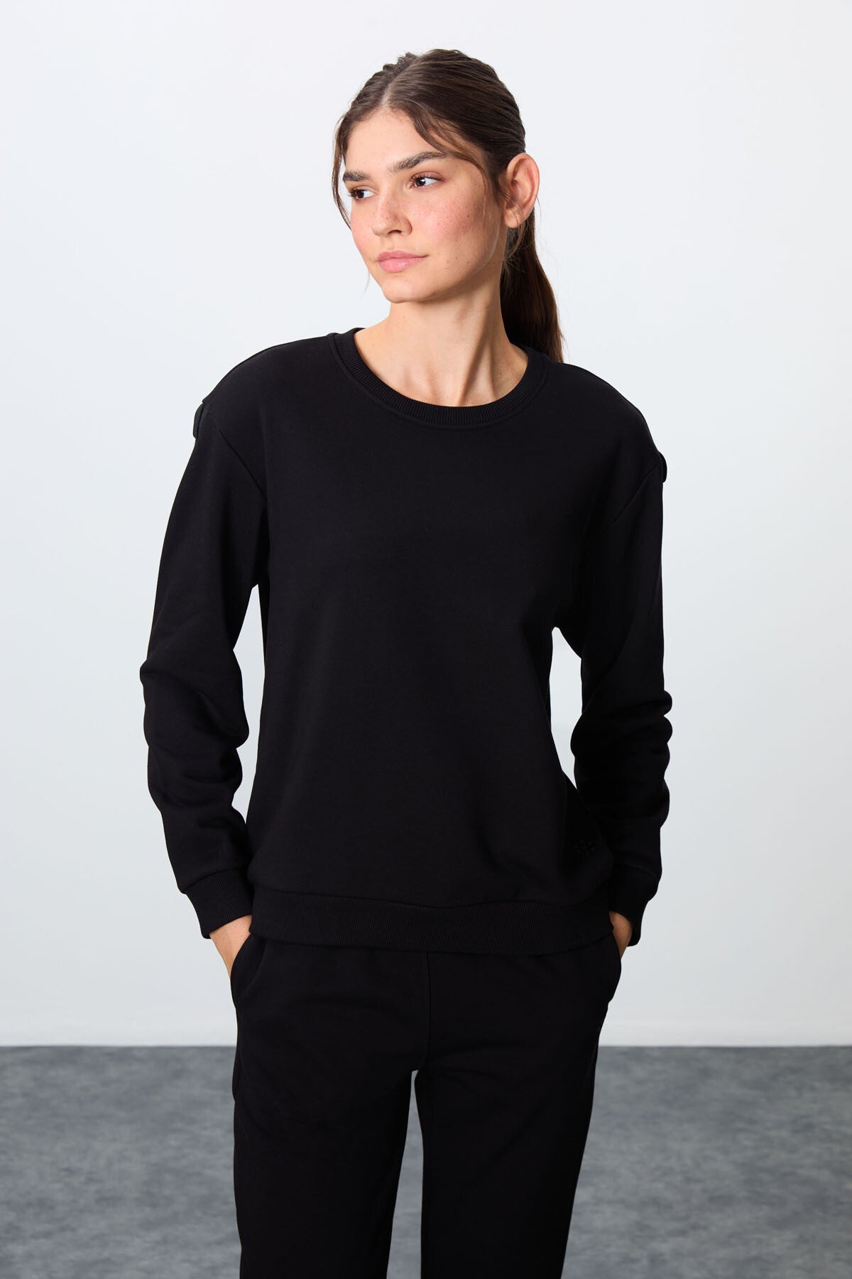 Black Compact Cotton Thick Smooth Textured O Collar Oversize Fit Women's Tracksuit Set - 95341