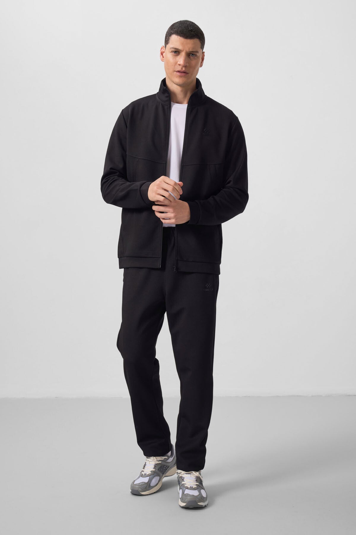 Black Textured Surface Comfortable Fit Men's Tracksuit Set - 85273