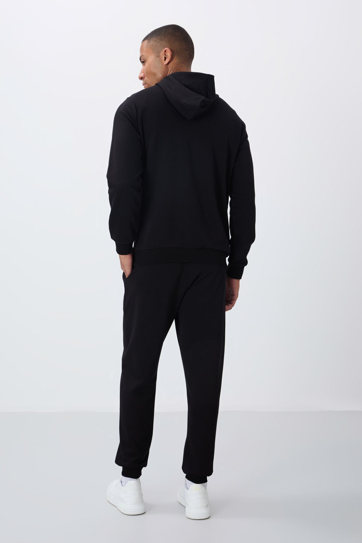 Black Compact Cotton Thick Smooth Textured Hooded Comfort Fit Men's Tracksuit Set - 85262