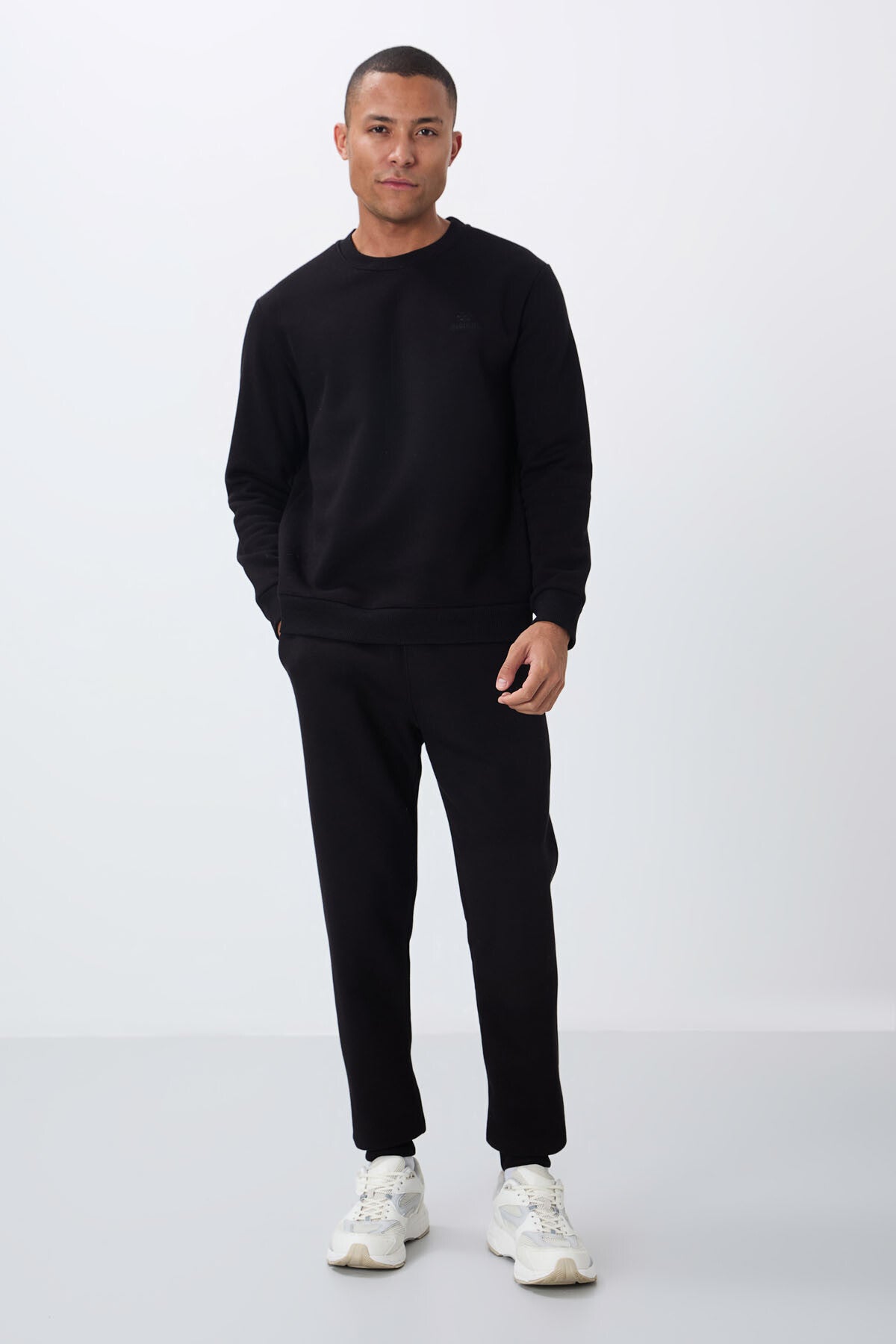 Black Cotton Thick Fleece-Lined Soft Textured Comfort Fit Embroidered Men's Tracksuit Set -85265