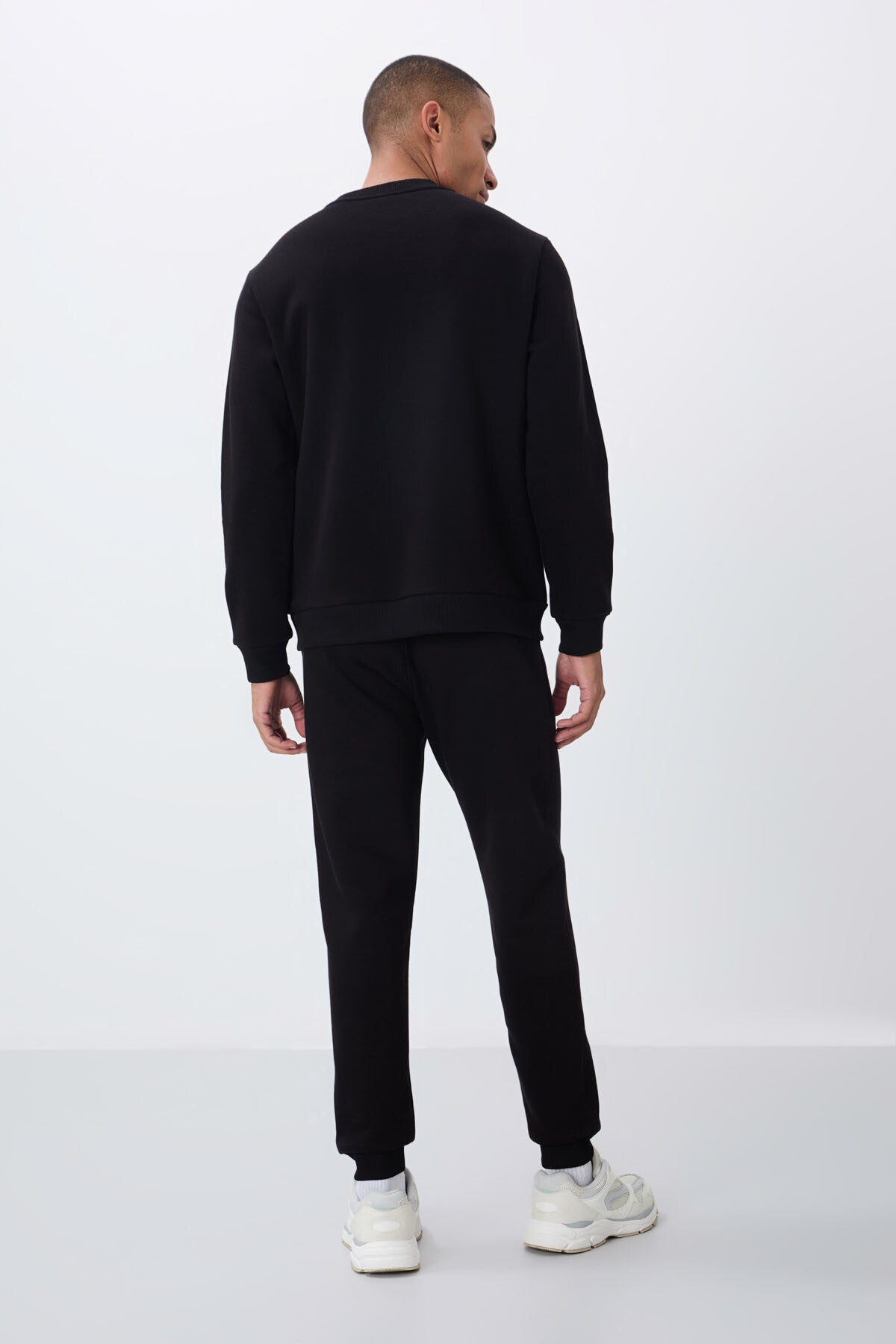 Black Cotton Thick Fleece-Lined Soft Textured Comfort Fit Embroidered Men's Tracksuit Set -85265