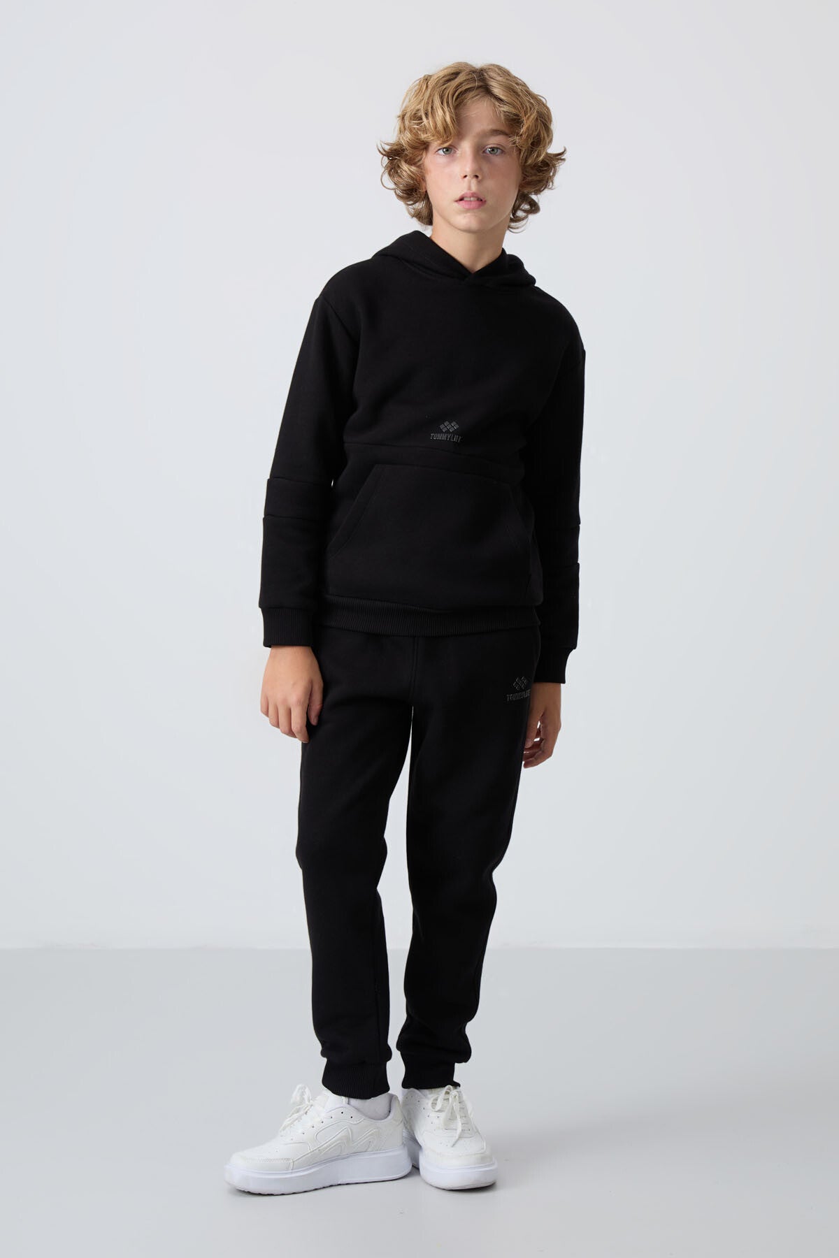 Black Cotton Thick Fleece-Lined Soft Textured Standard Fit Embroidered Boys' Tracksuit Set - 11255
