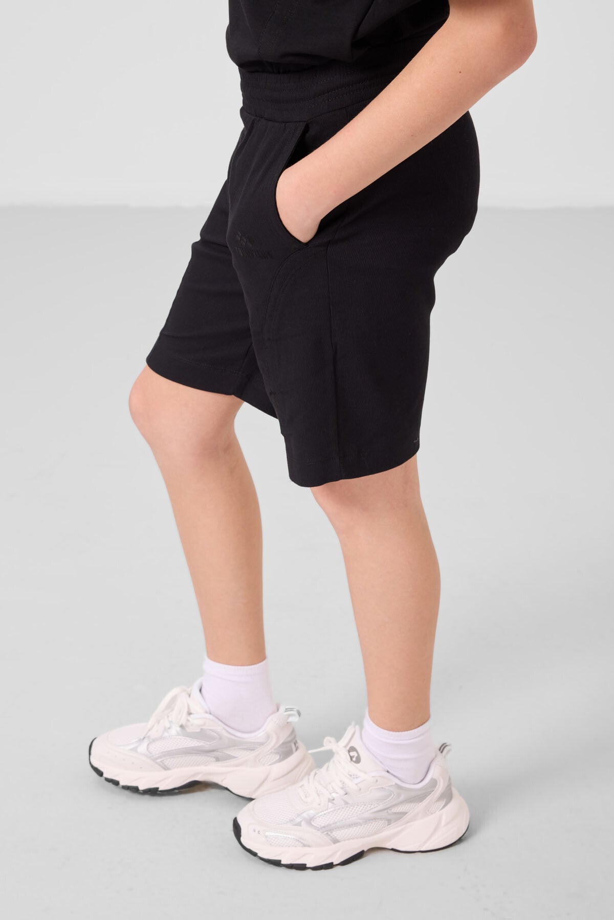 Black cotton oversized fit woven lightweight elastic Chino shorts set - 11276