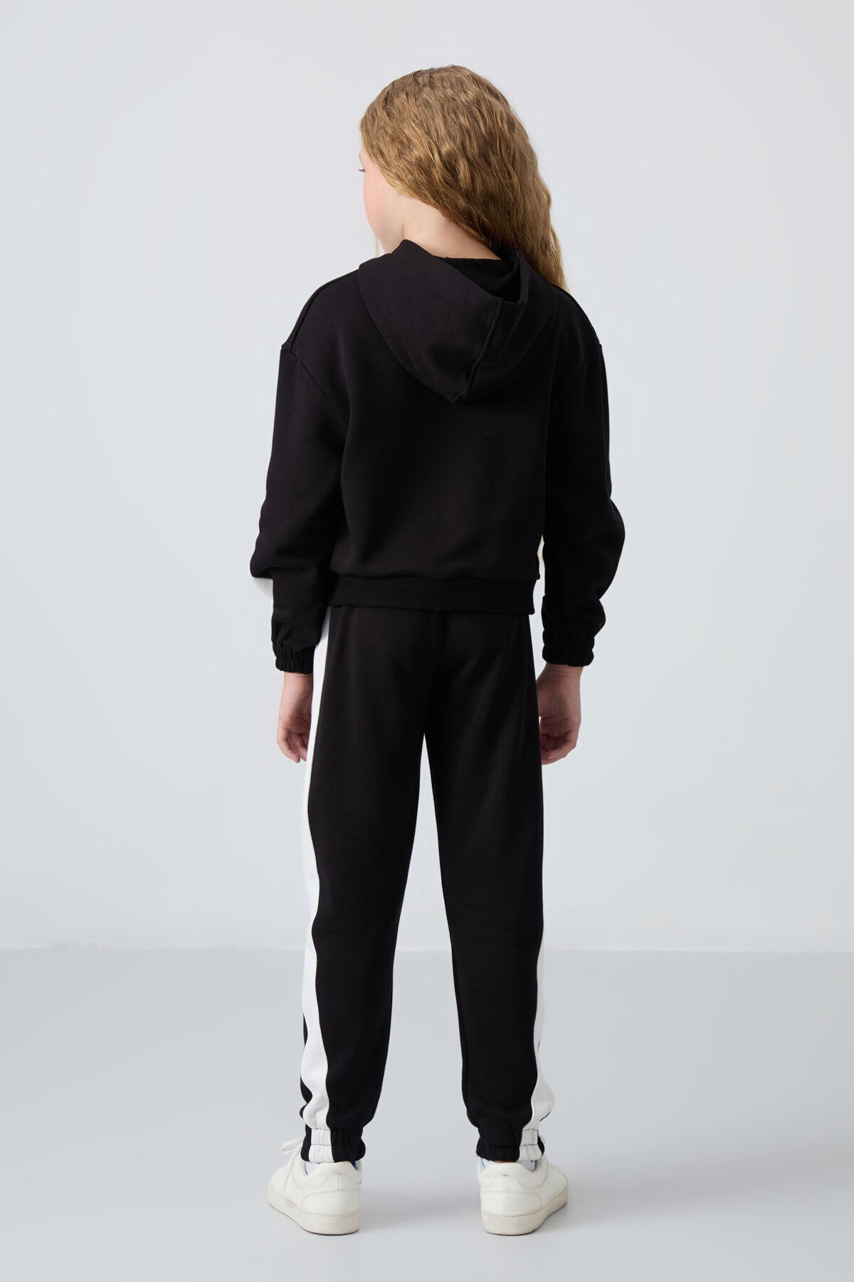 Black Cotton Fleece-Lined Soft Textured Standard Fit Printed Girls' Tracksuit Set - 75166